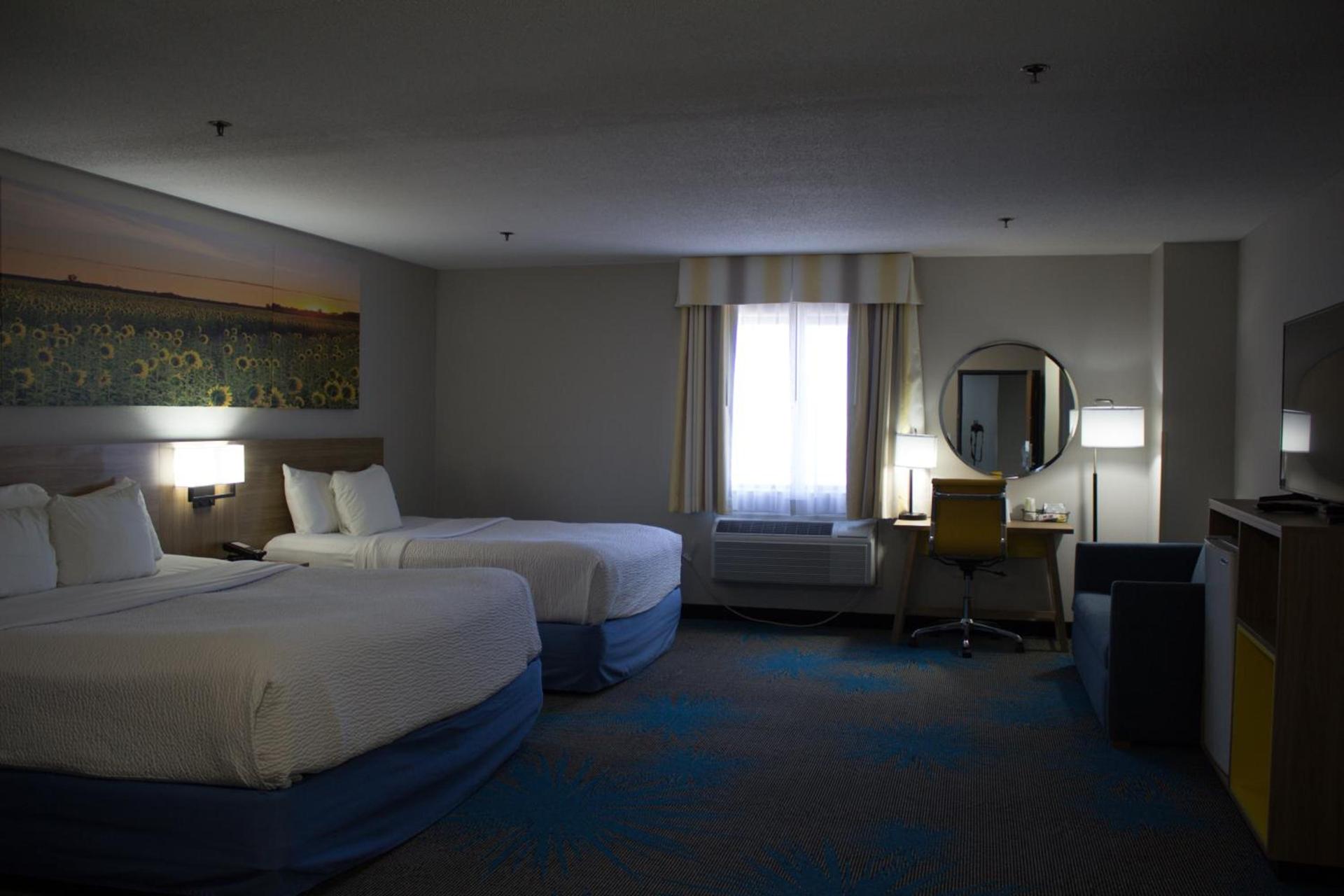 Days Inn by Wyndham Colby photo 76