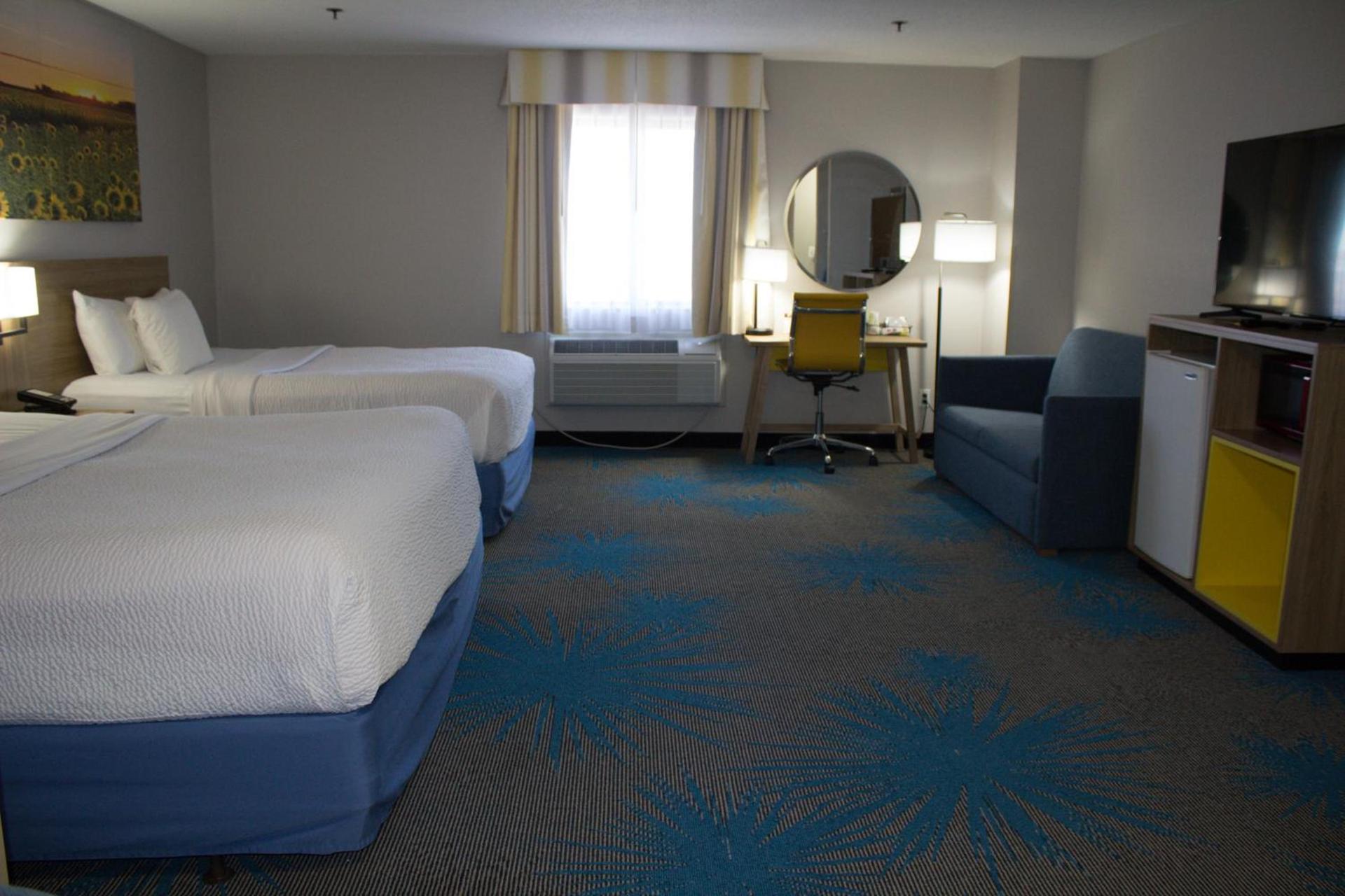 Days Inn by Wyndham Colby photo 75