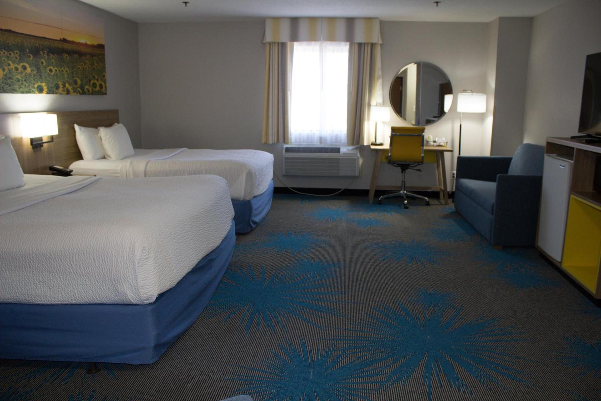 Days Inn by Wyndham Colby photo 74