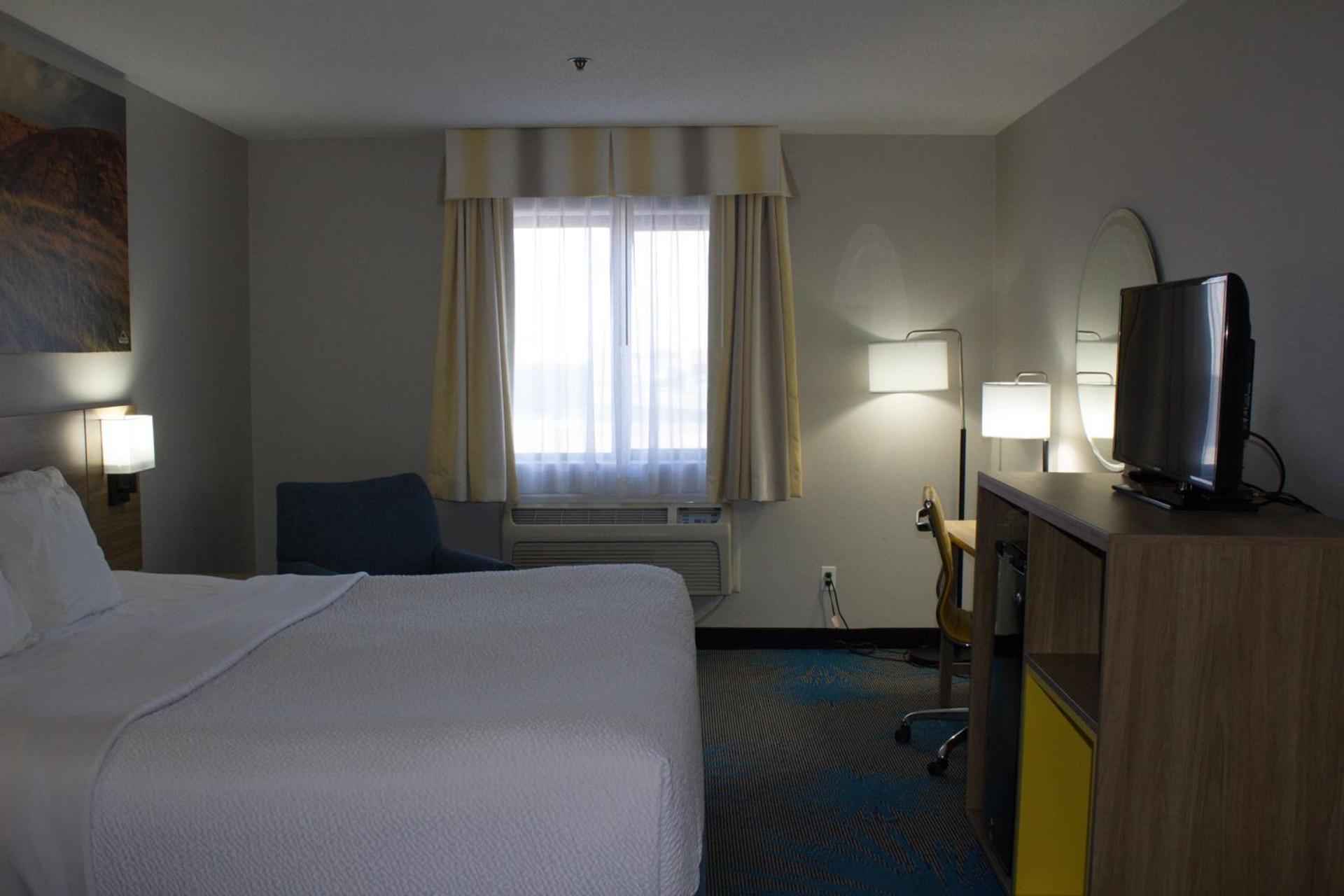 Days Inn by Wyndham Colby photo 72