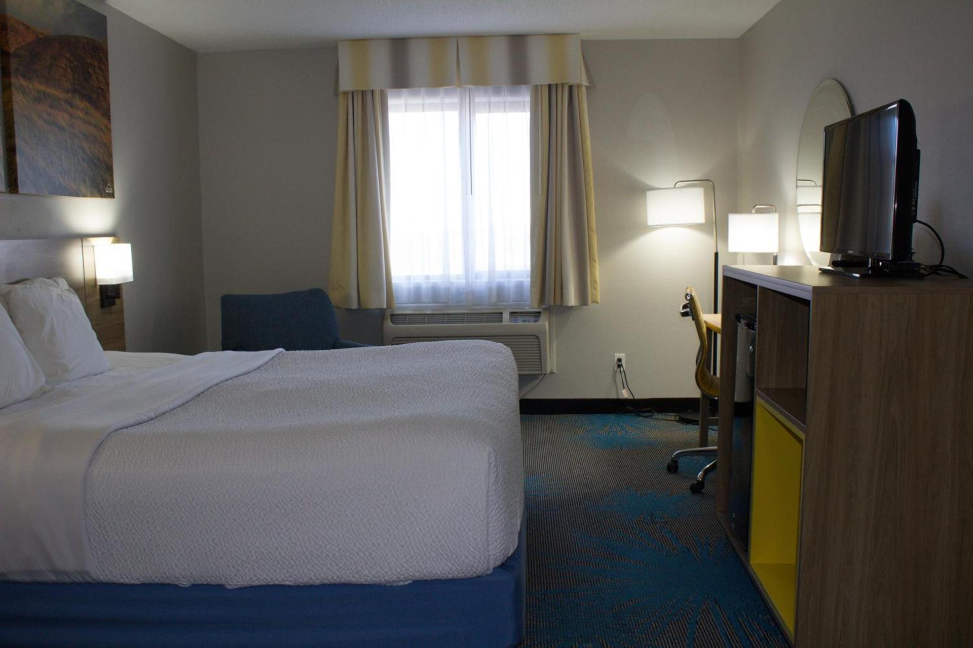 Days Inn by Wyndham Colby photo 70