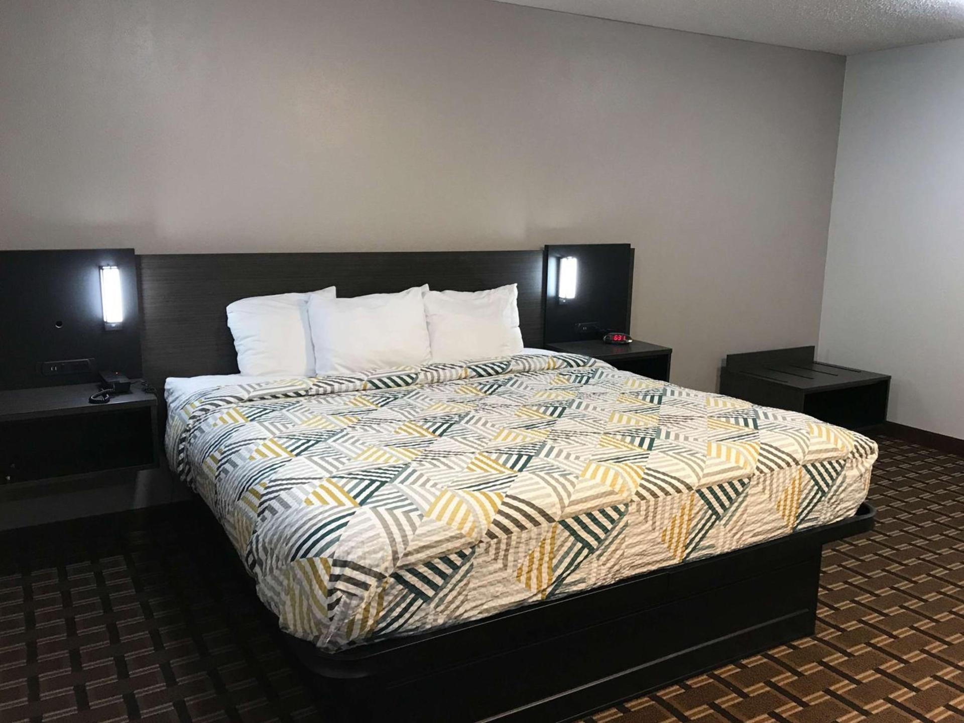 Studio 6 Suites Tupelo, MS photo 5