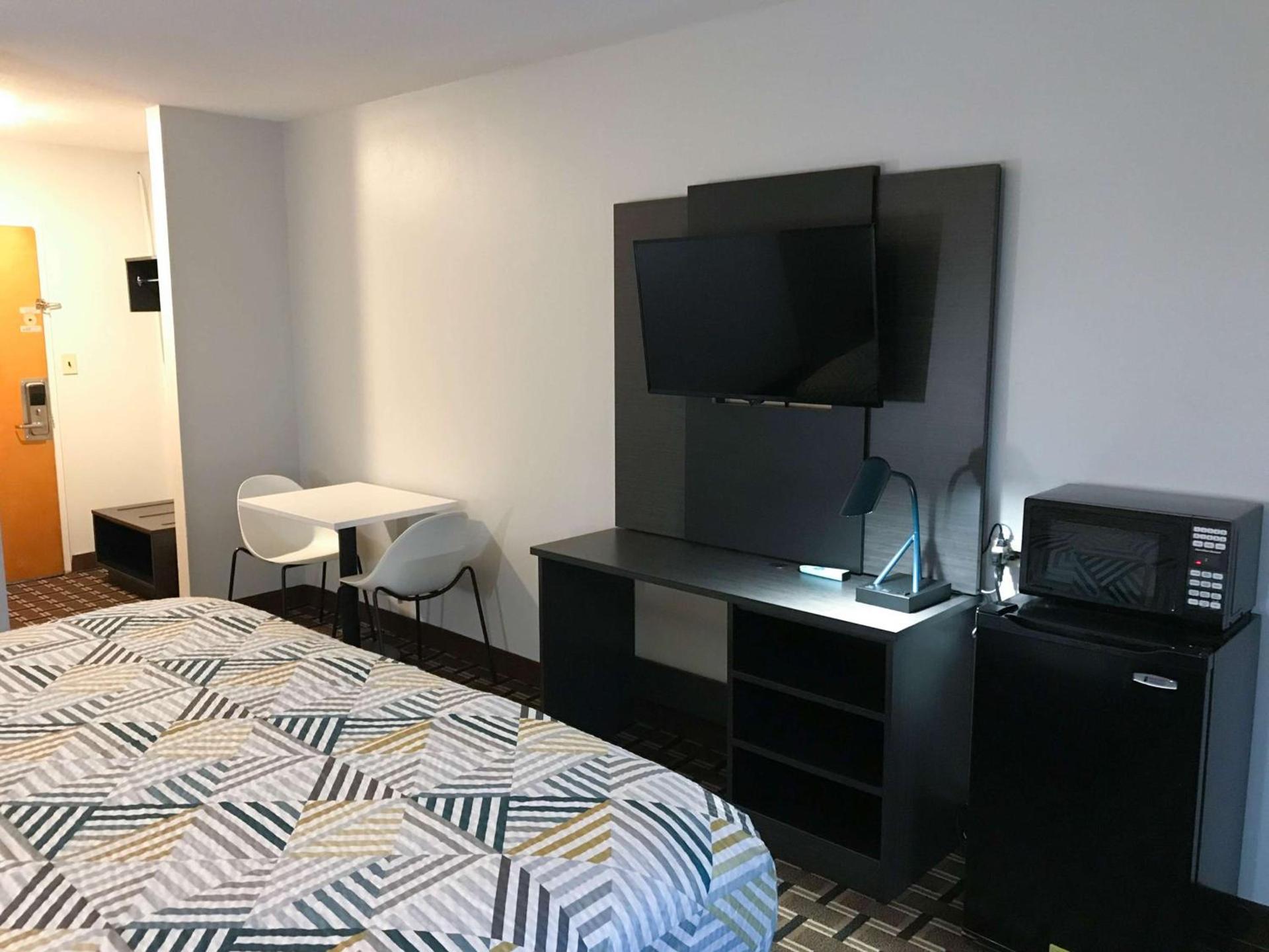 Studio 6 Suites Tupelo, MS photo 6