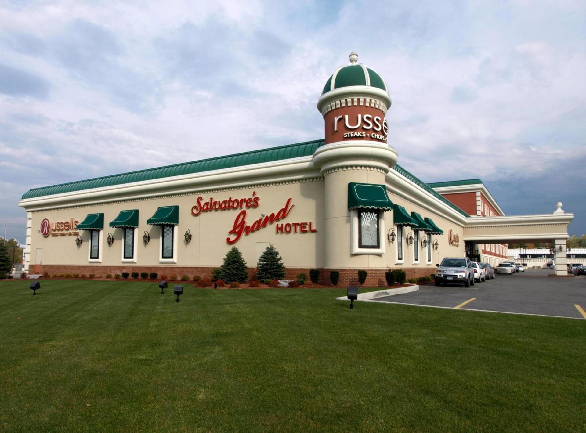 Salvatores Grand Hotel — hotel in Williamsville