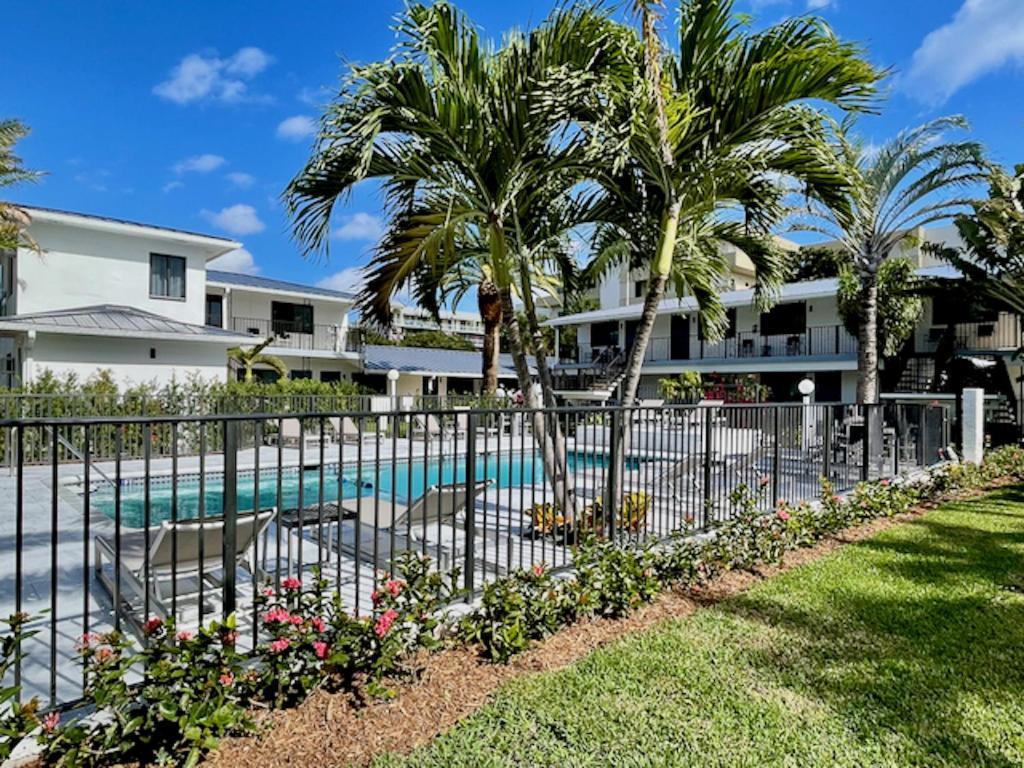 Tropic Isle Beach Resort photo 9