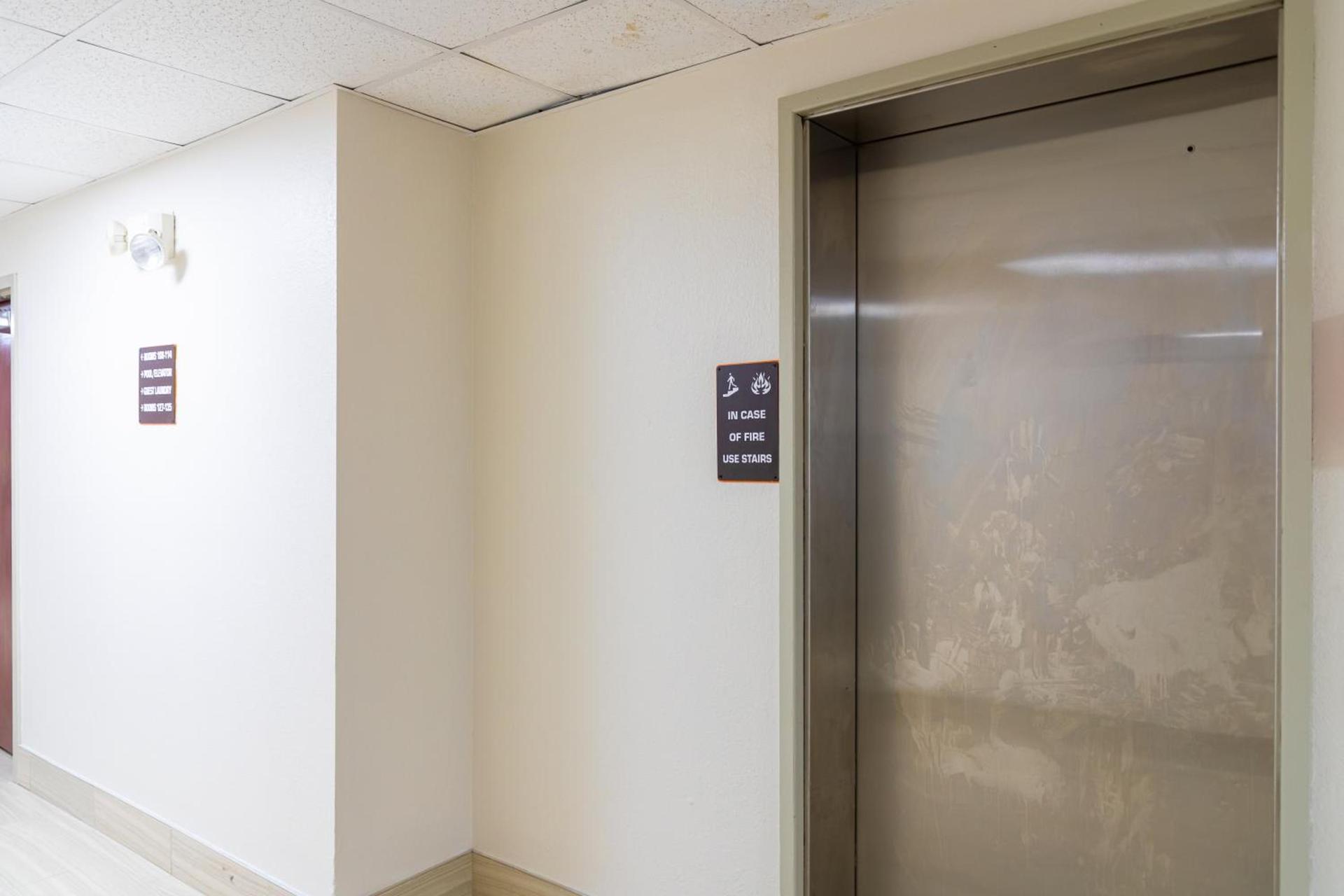 Red Roof Inn PLUS+ & Suites Savannah – I-95 photo 12