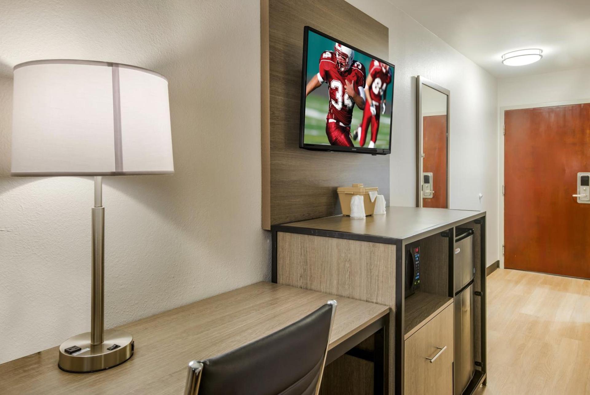 Red Roof Inn PLUS+ & Suites Savannah – I-95 photo 23