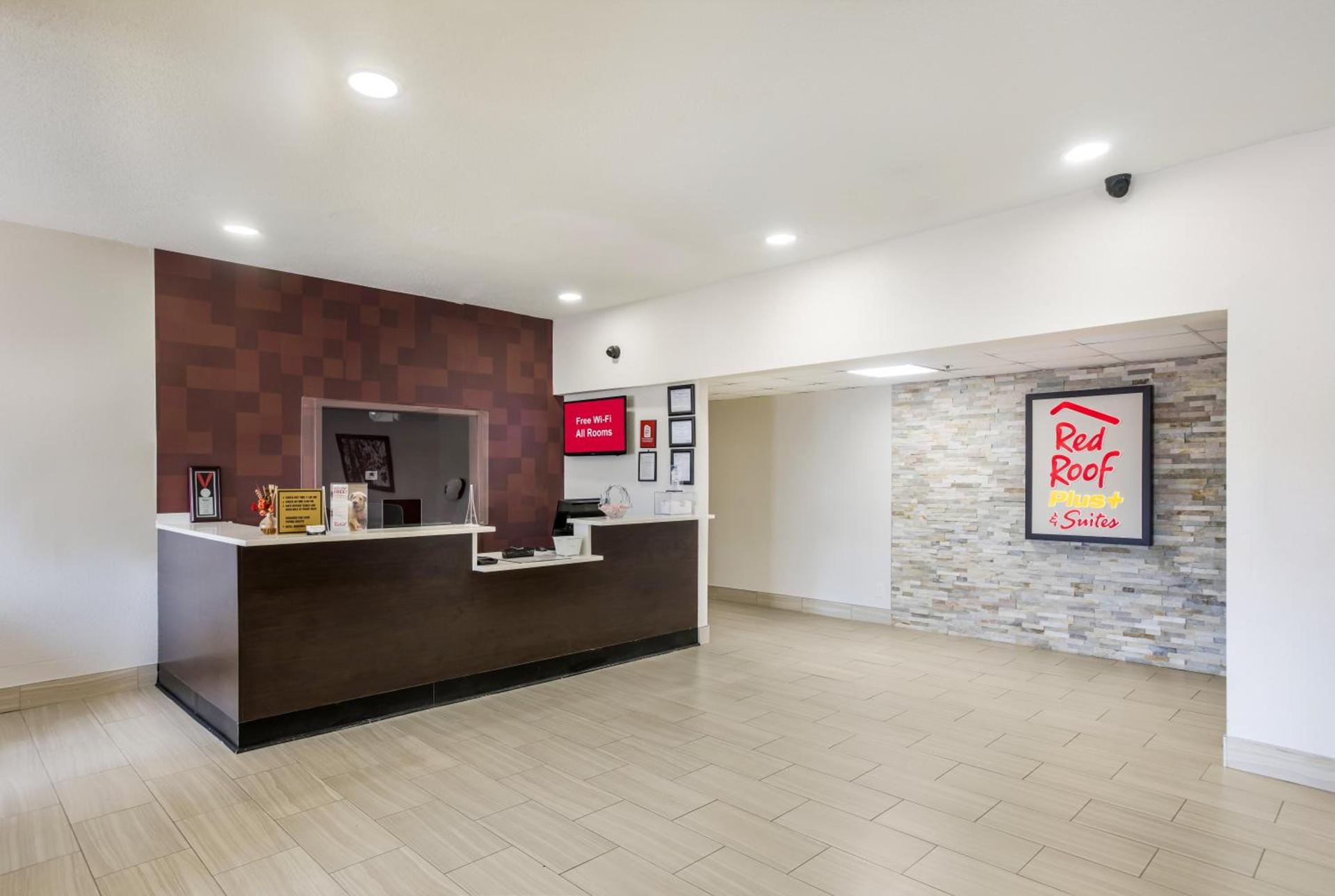 Red Roof Inn PLUS+ & Suites Savannah – I-95 photo 10