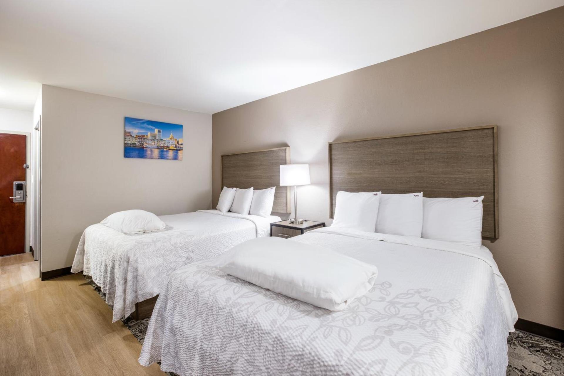 Red Roof Inn PLUS+ & Suites Savannah – I-95 photo 25