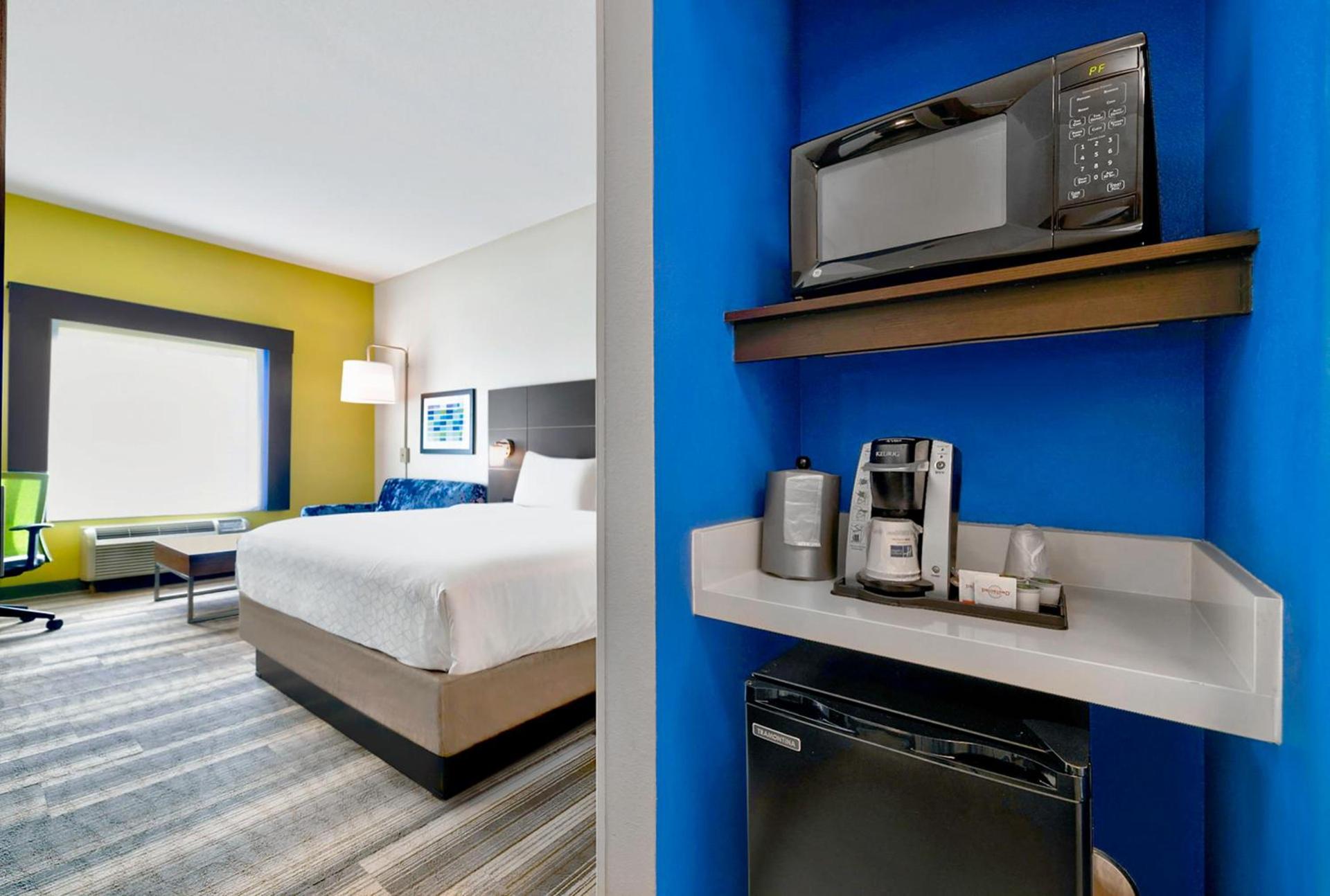 Holiday Inn Express Hotel & Suites Kansas City - Grandview by IHG photo 45