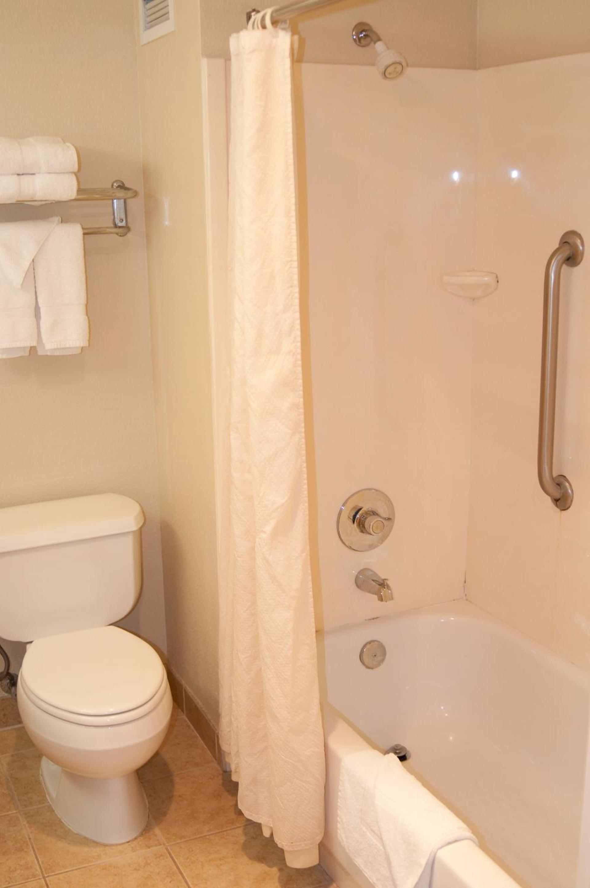 Lamplighter Inn & Suites photo 15