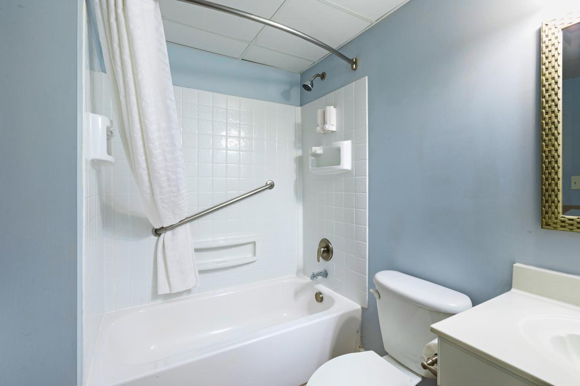 The Atrium Resort, Virginia Beach by Vacatia photo 5