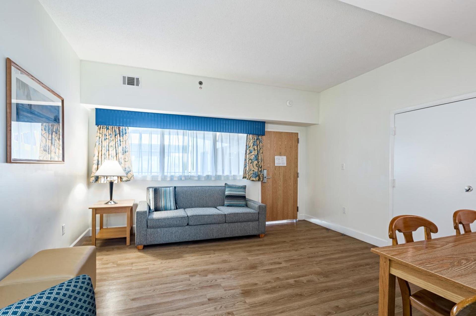 The Atrium Resort, Virginia Beach by Vacatia photo 8
