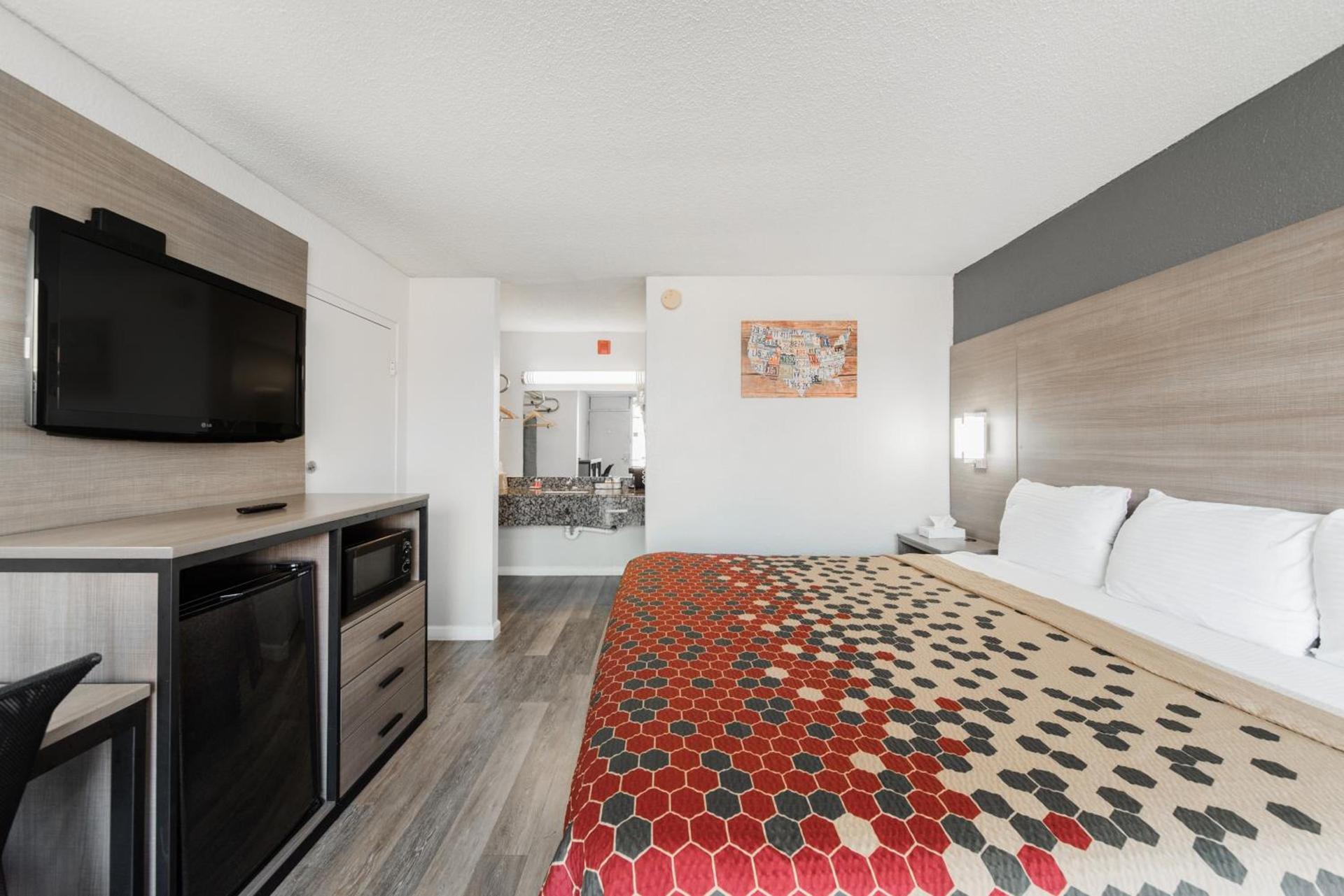 Econo Lodge Inn & Suites Near Bricktown photo 56