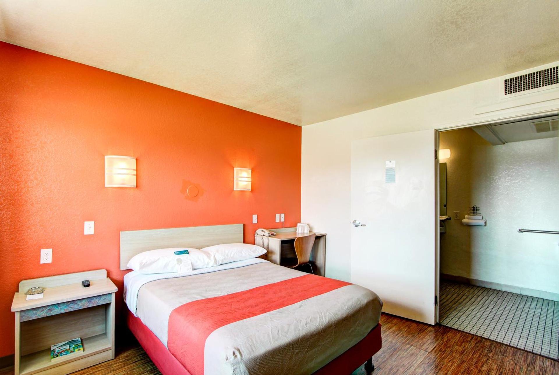Motel 6-Denver, CO - Airport photo 28