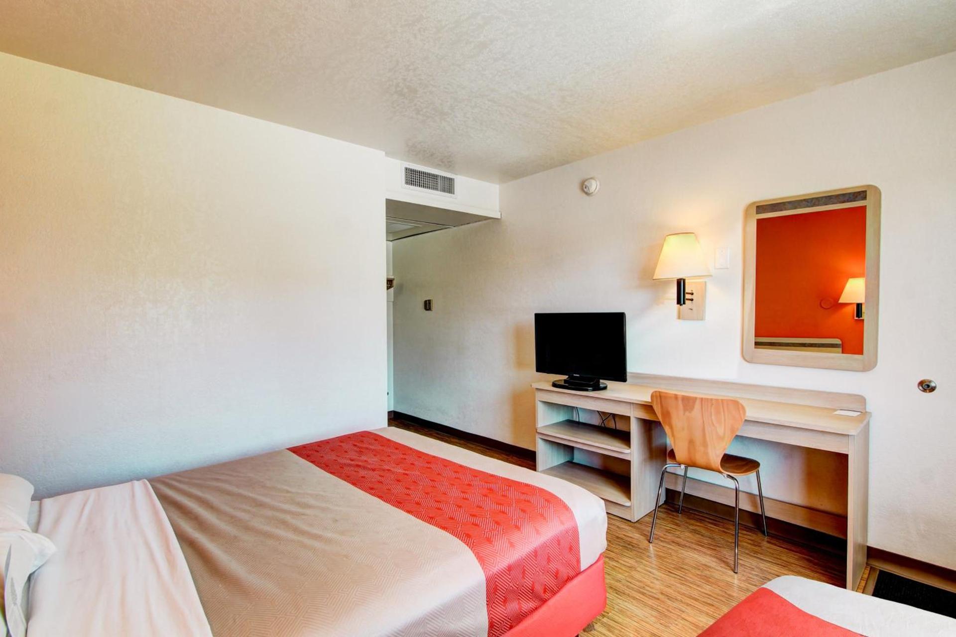 Motel 6-Denver, CO - Airport photo 34