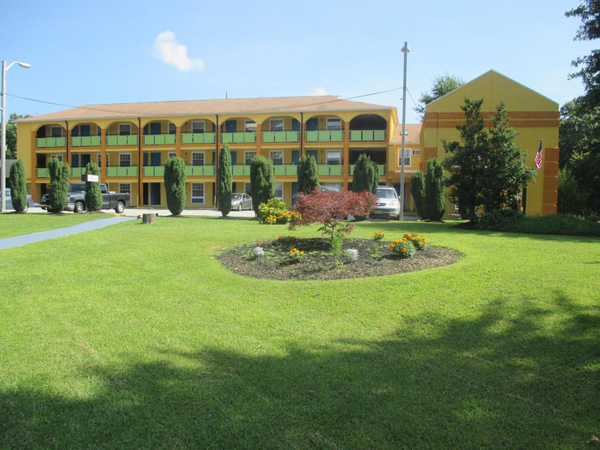 Plum Tree Inn — hotel in Williamstown
