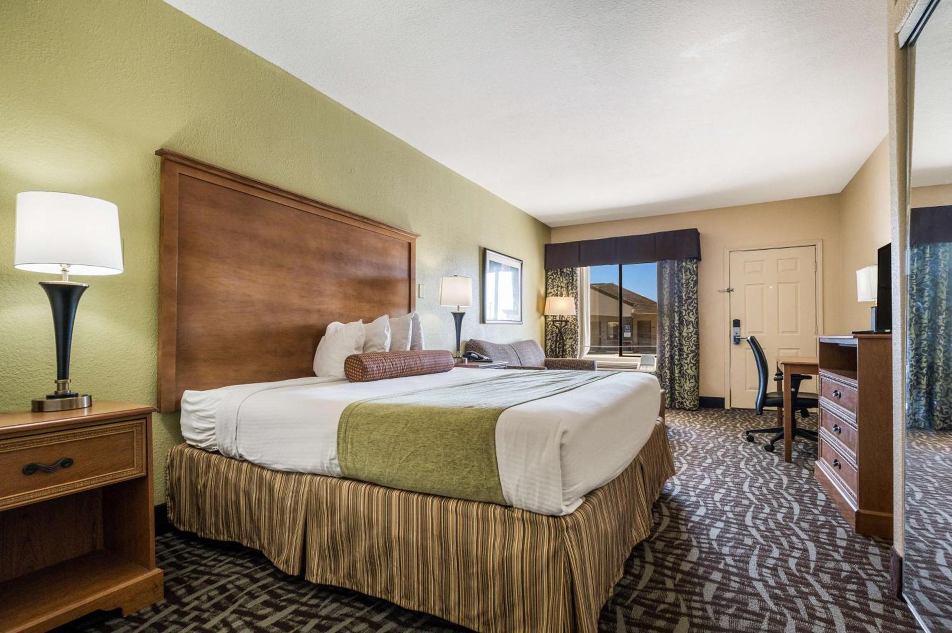 SureStay Hotel by Best Western Alice photo 4
