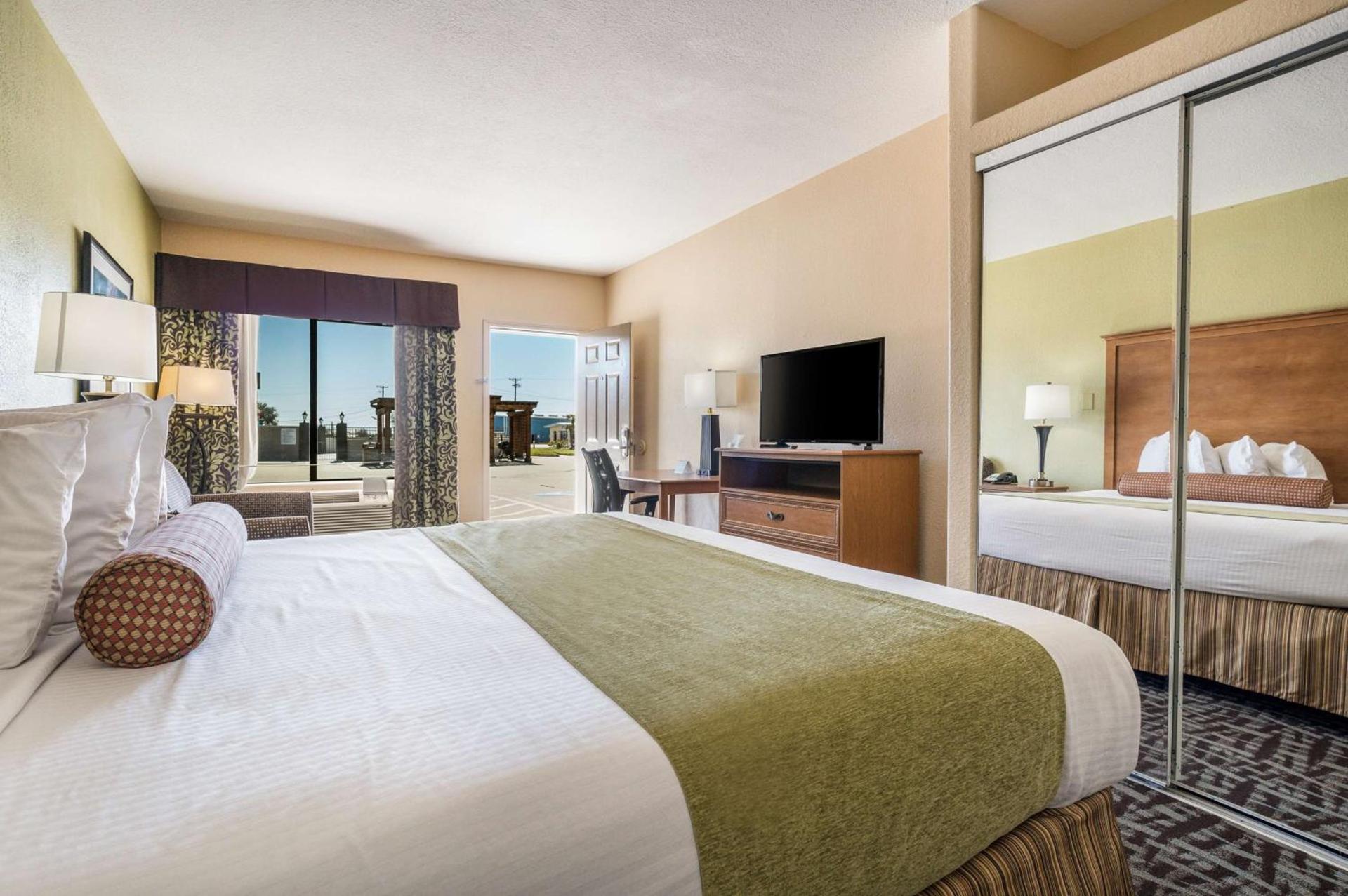 SureStay Hotel by Best Western Alice photo 13