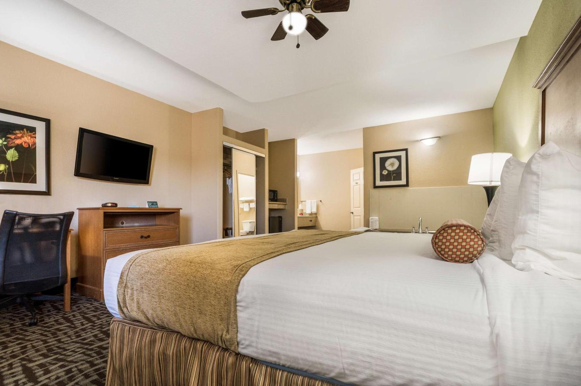 SureStay Hotel by Best Western Alice photo 17