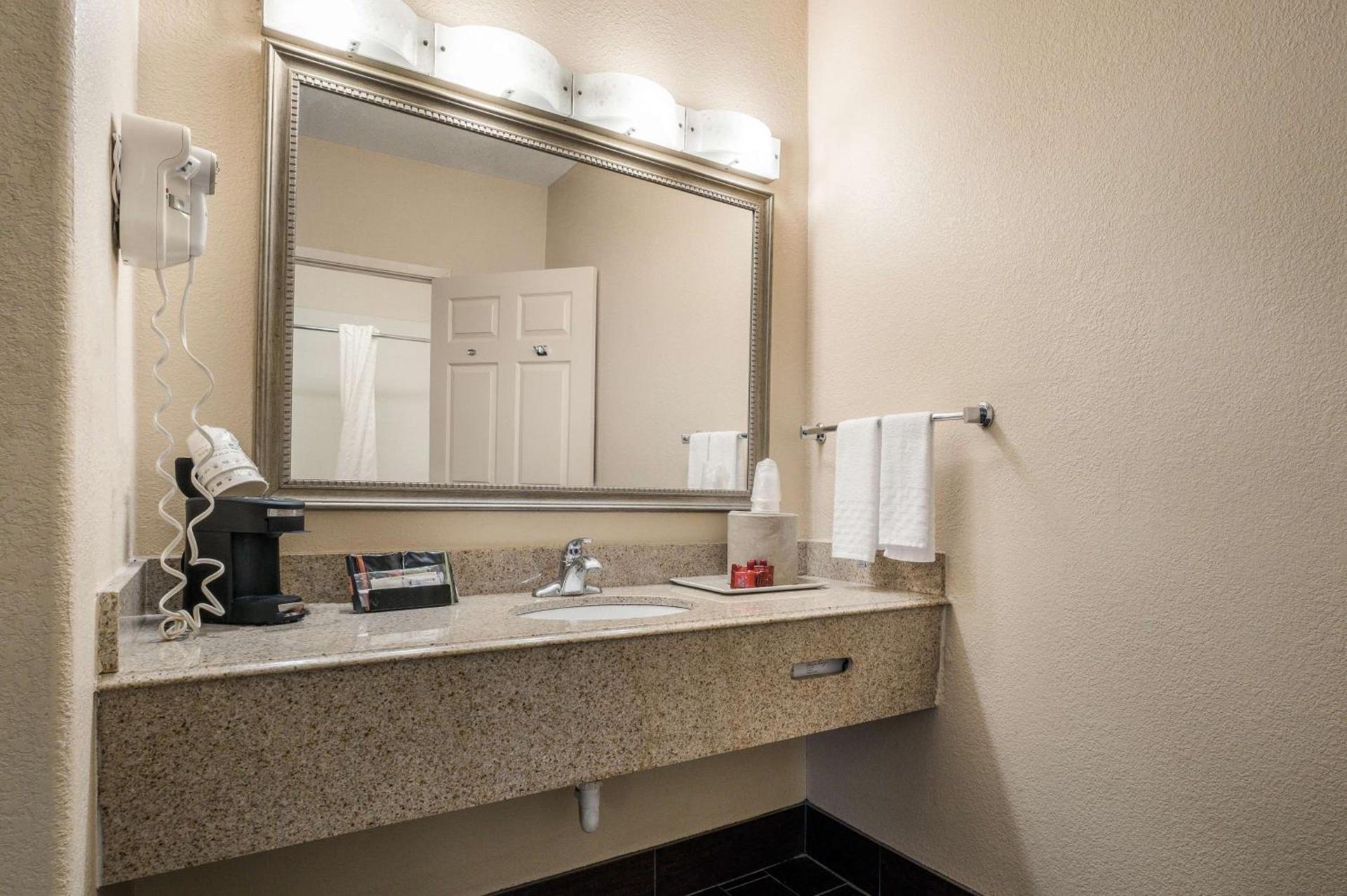SureStay Hotel by Best Western Alice photo 24