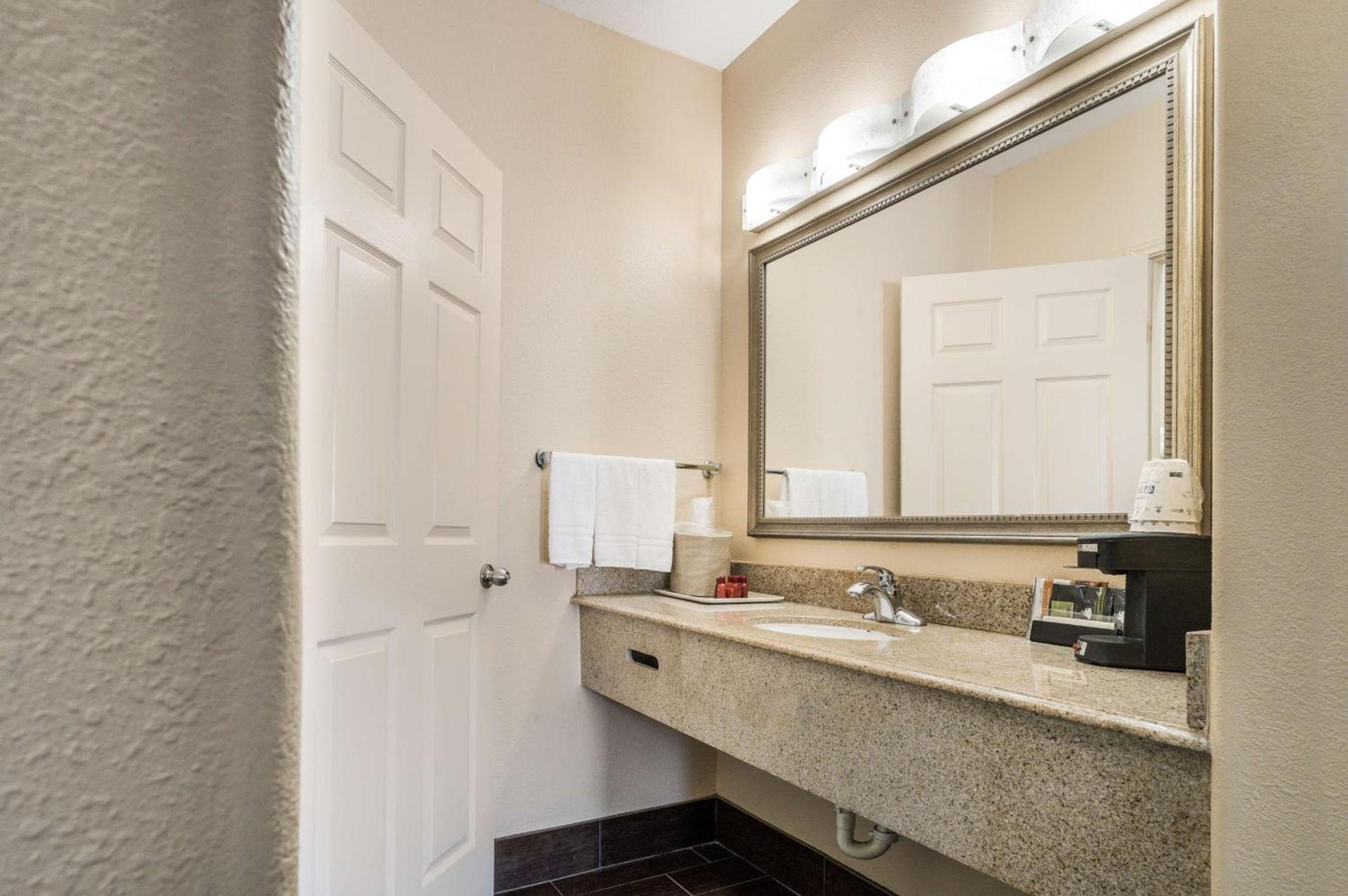 SureStay Hotel by Best Western Alice photo 26