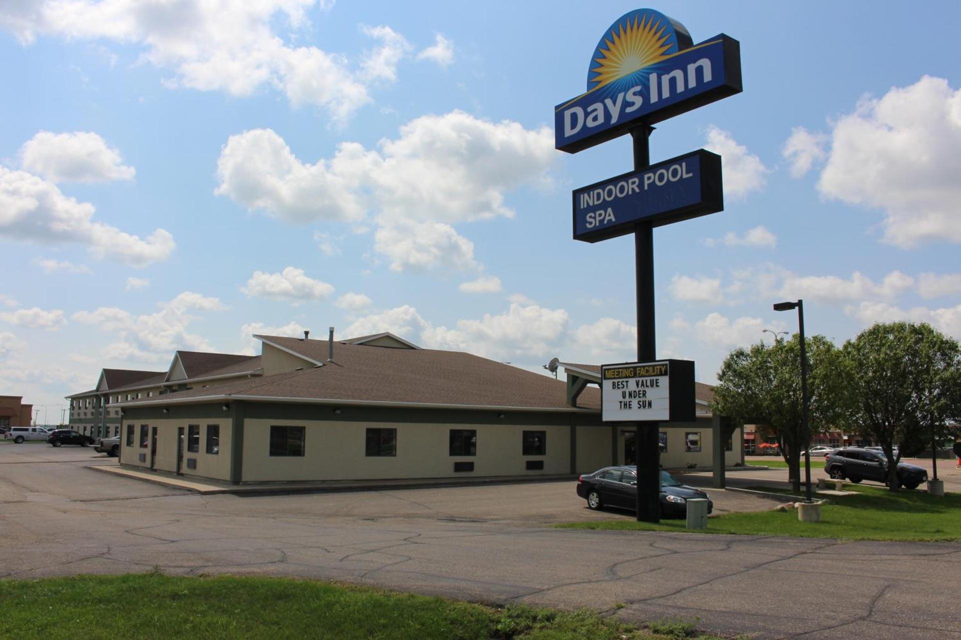 Days Inn by Wyndham Watertown photo 8
