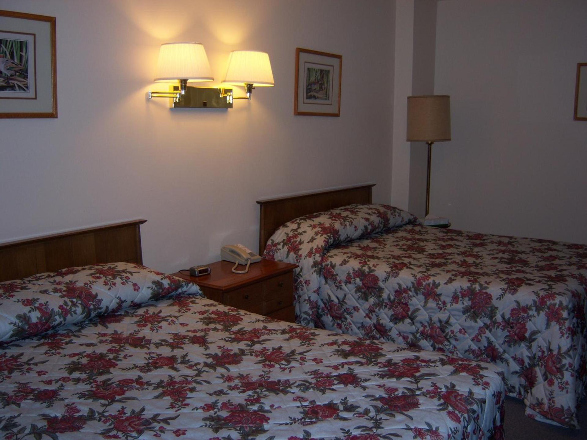 Travelers Inn Motel photo 9