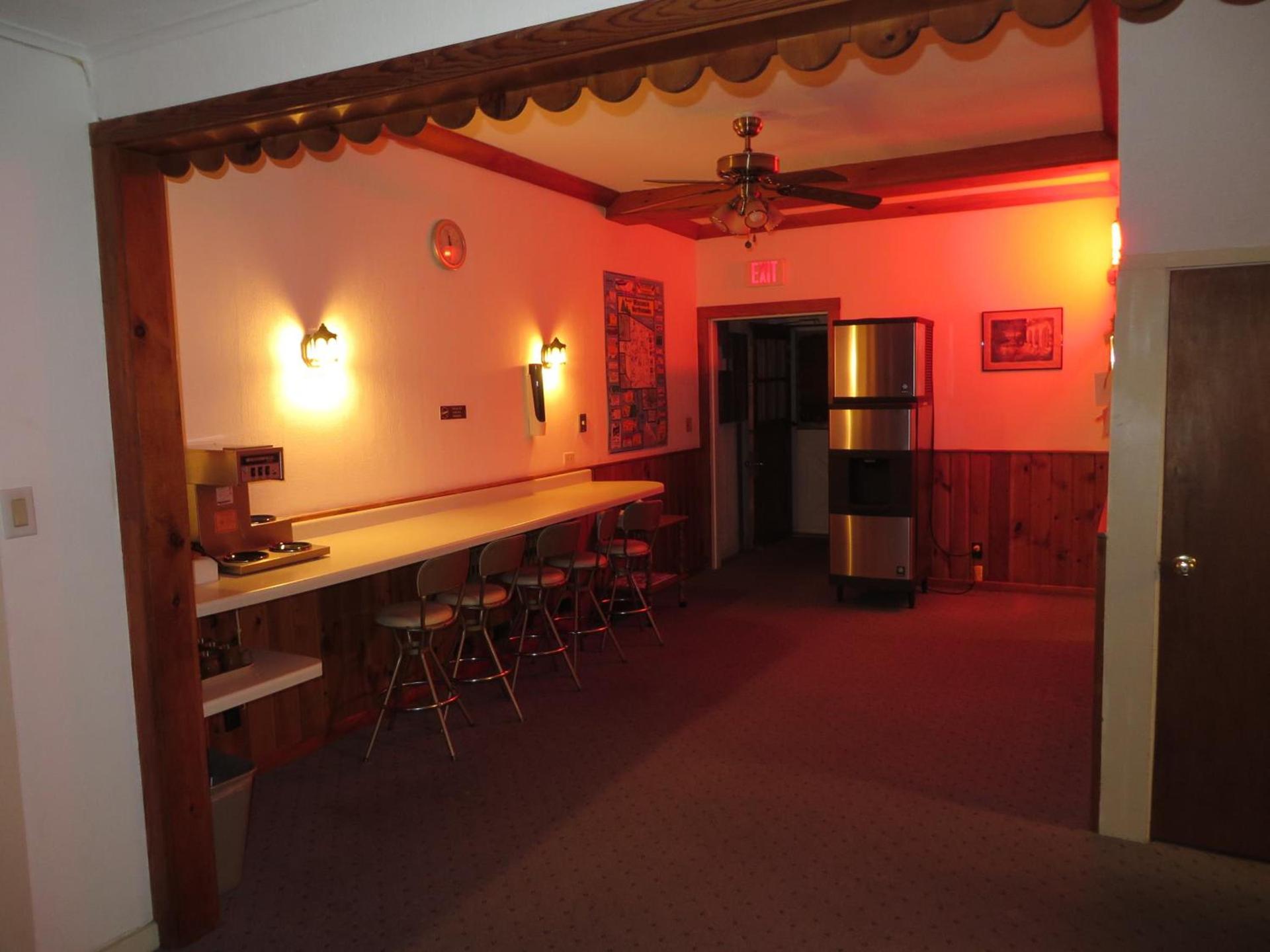 Travelers Inn Motel photo 11