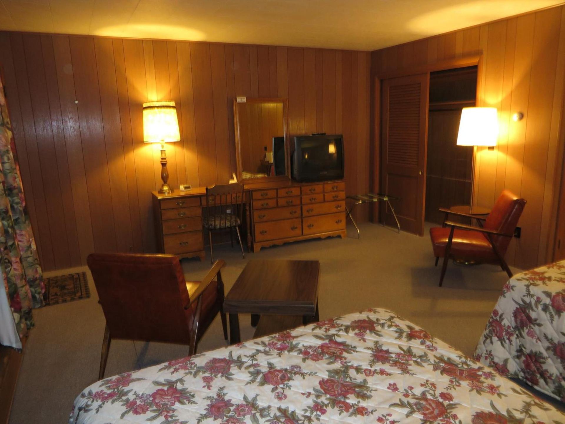 Travelers Inn Motel photo 14