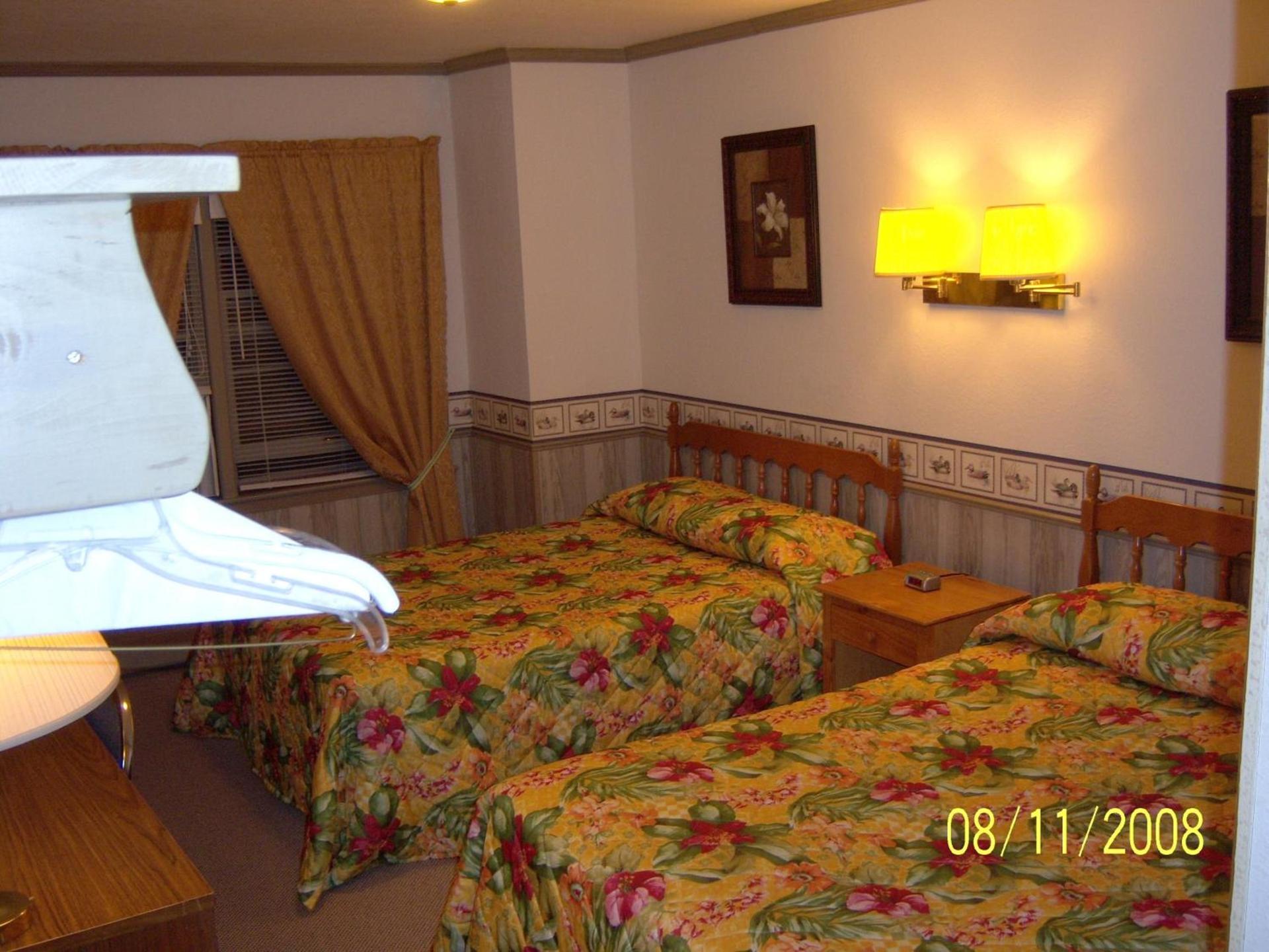 Travelers Inn Motel photo 17