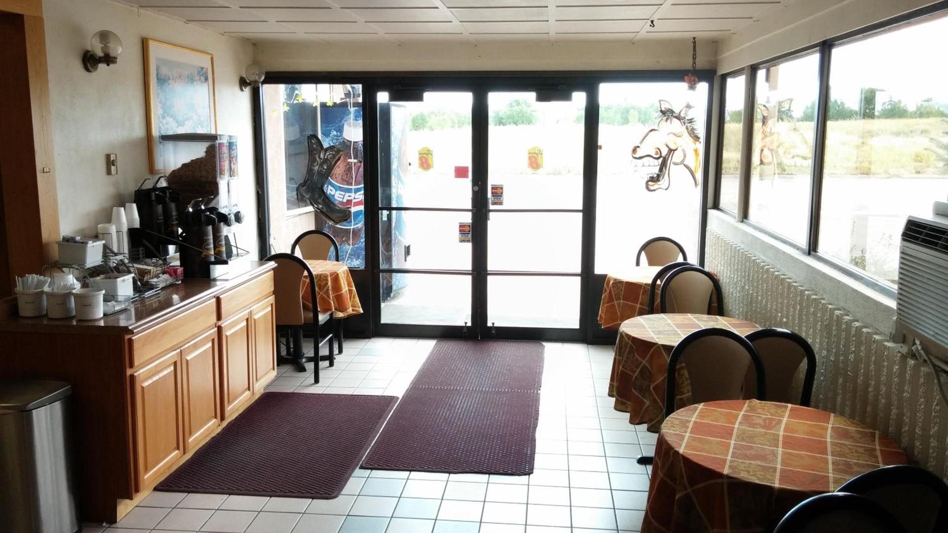 Super 8 by Wyndham Laramie photo 26