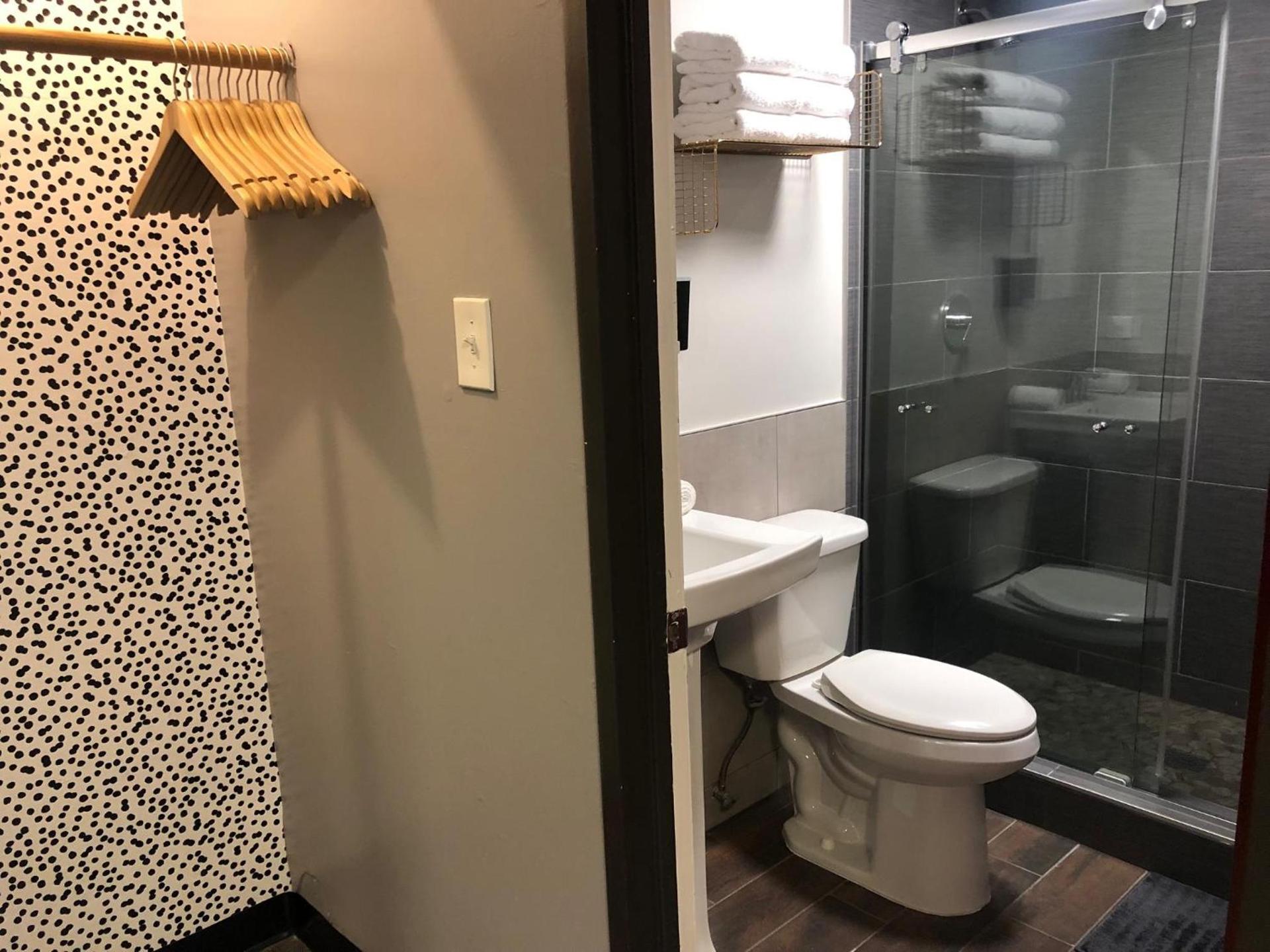 Chicago Getaway Hostel photo 35