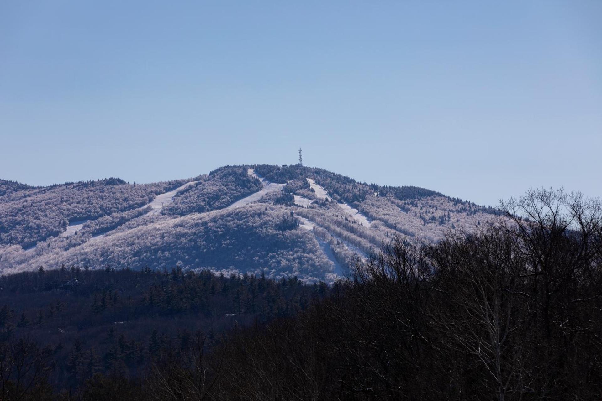 The Lodge by Sunapee Stays photo 7