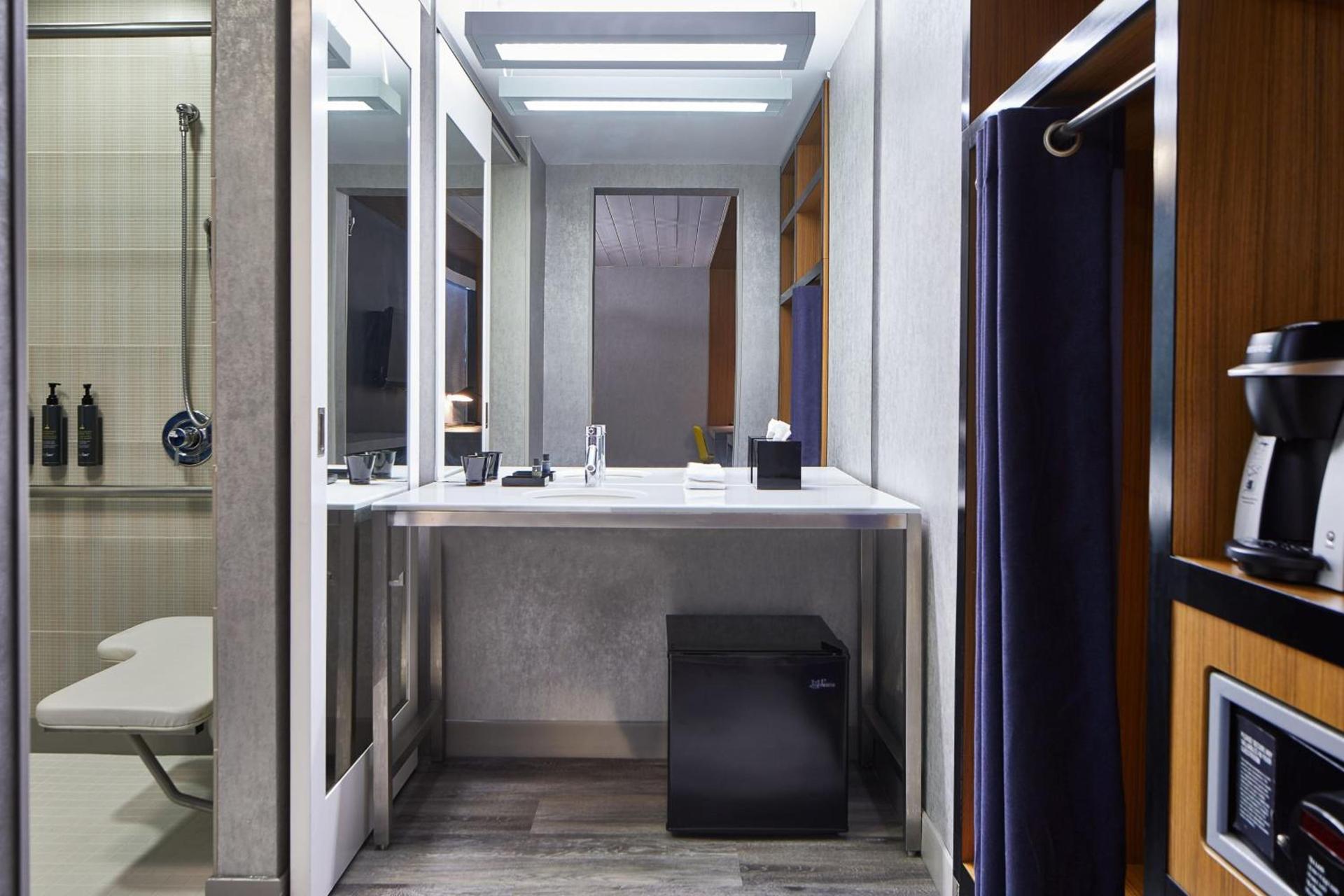 Aloft by Marriott Dulles Airport North photo 14