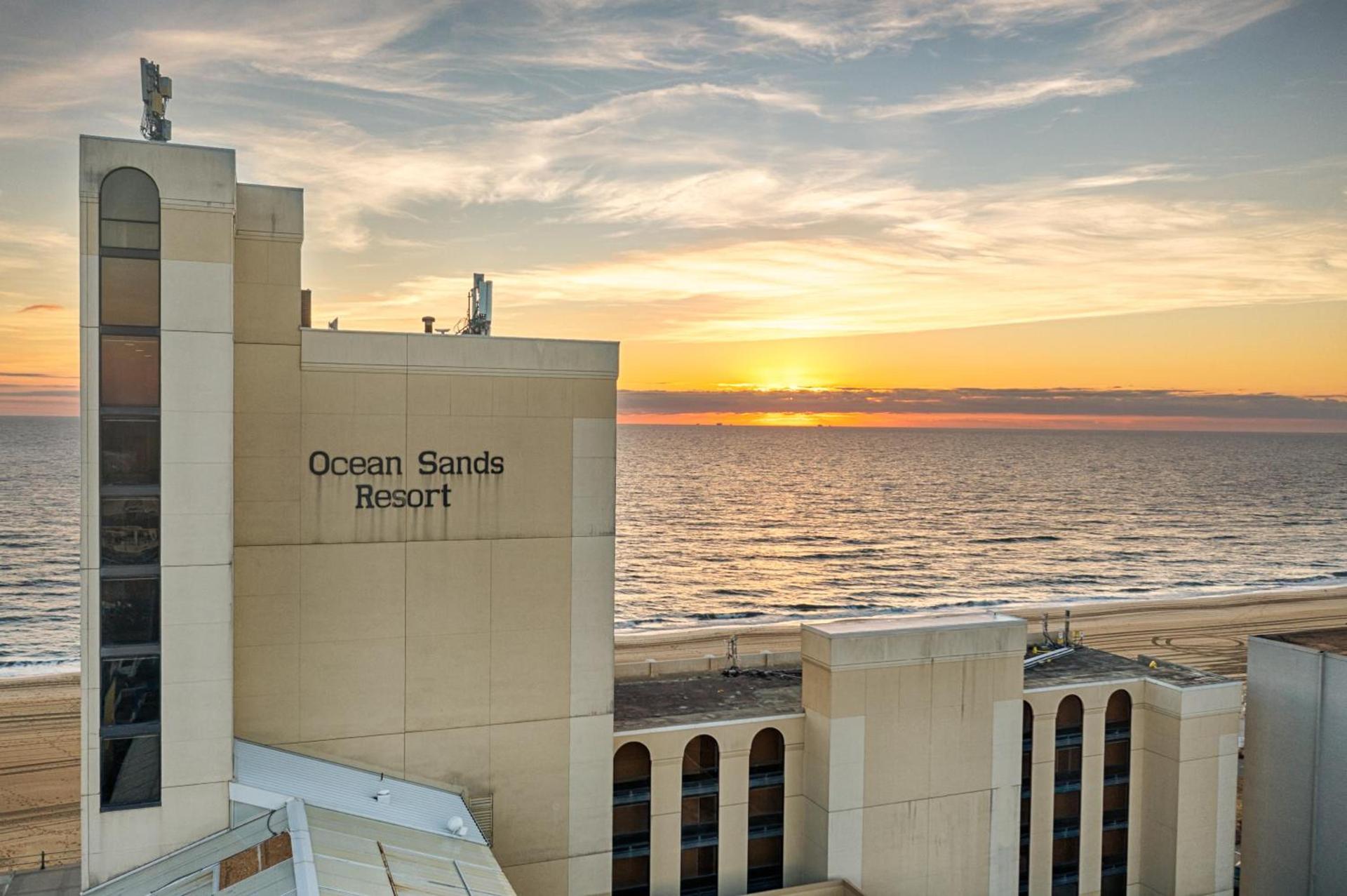 Ocean Sands Resort, Oceanfront, Virginia Beach by Vacatia — hotel in Virginia Beach