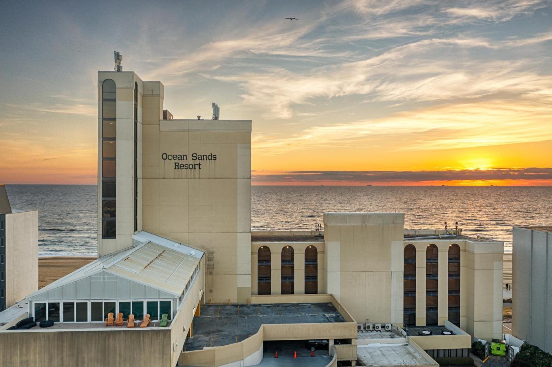 Ocean Sands Resort, Oceanfront, Virginia Beach by Vacatia photo 41