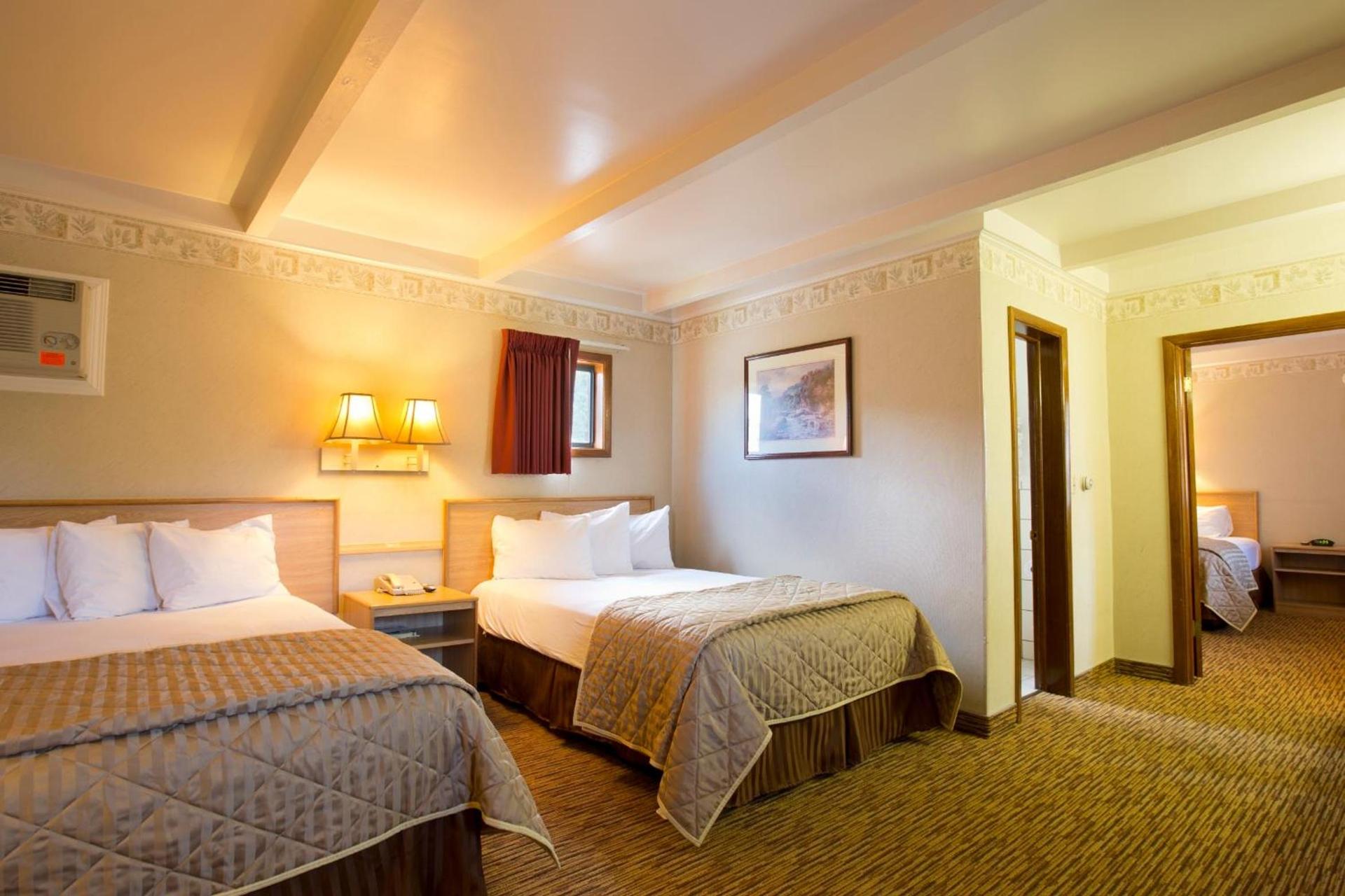 Glenwood Springs Cedar Lodge photo 19