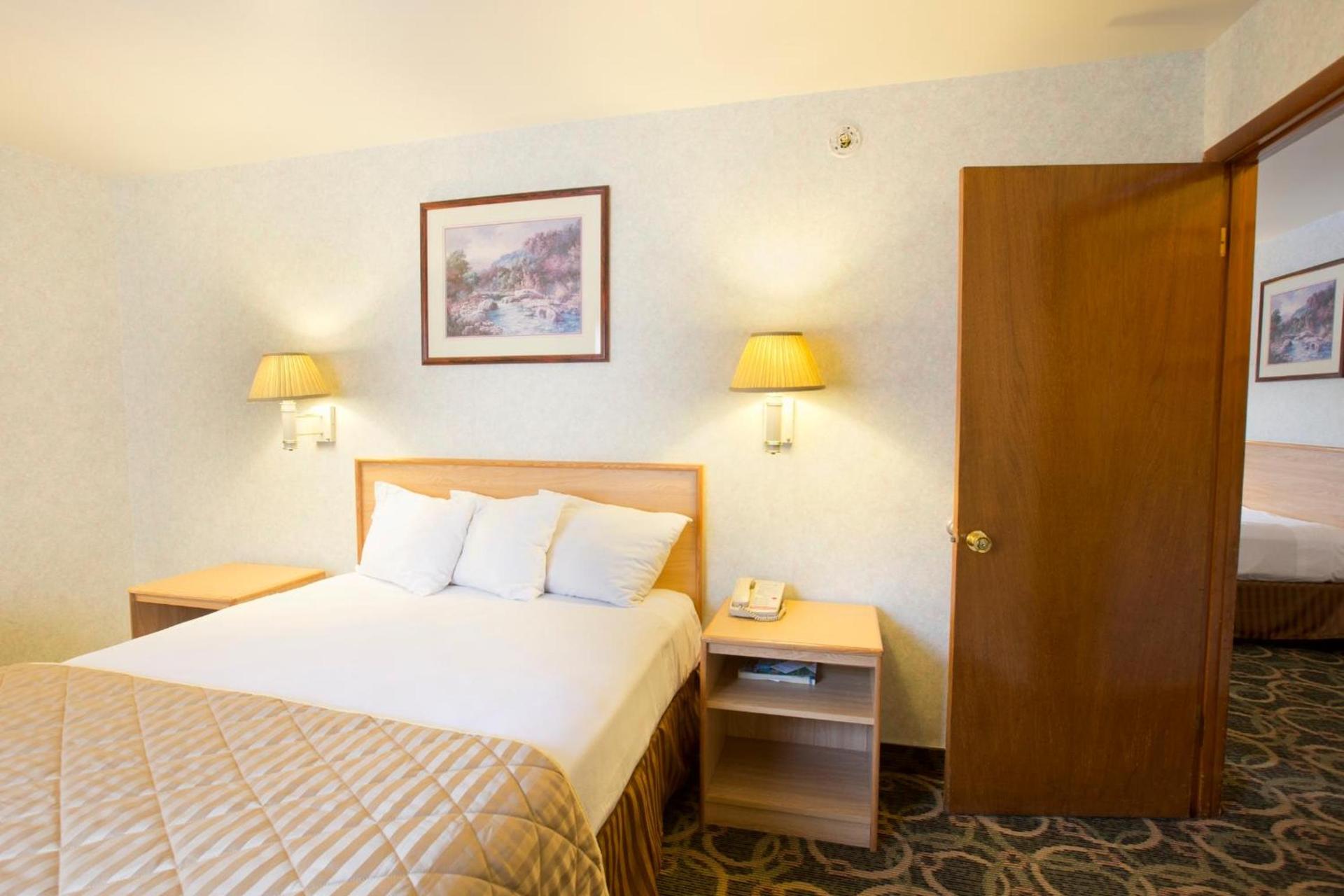 Glenwood Springs Cedar Lodge photo 21