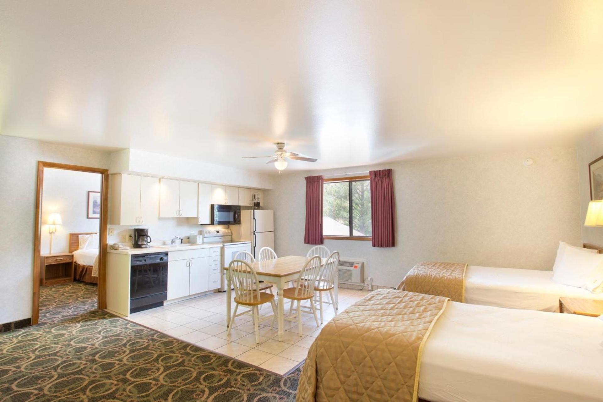 Glenwood Springs Cedar Lodge photo 18