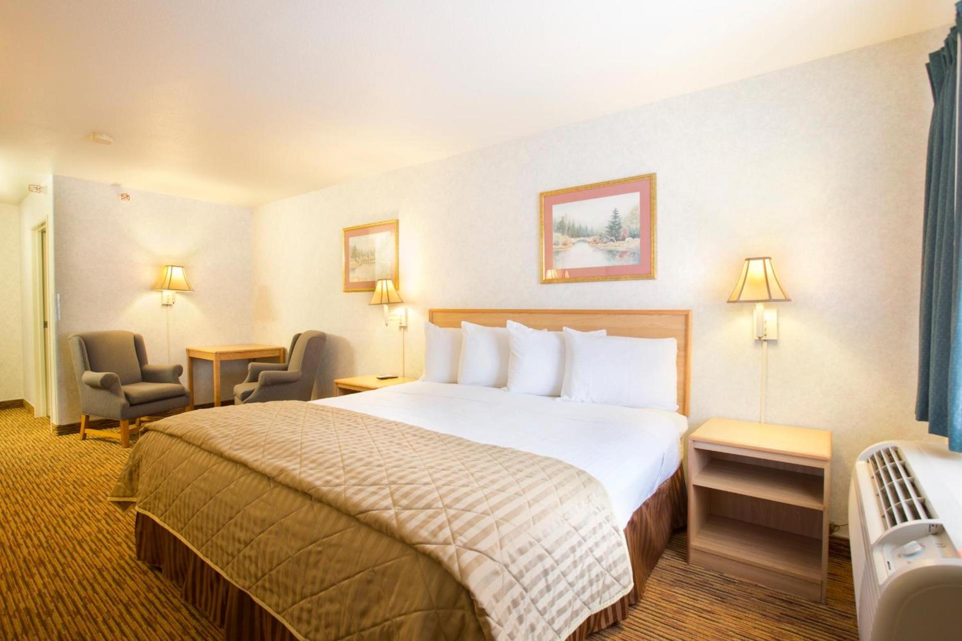 Glenwood Springs Cedar Lodge photo 12