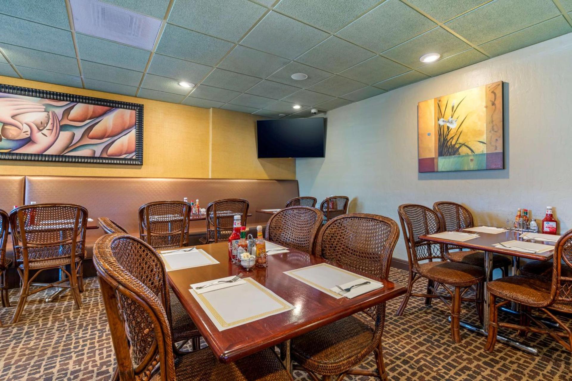 Best Western Plus Brookside Inn photo 18