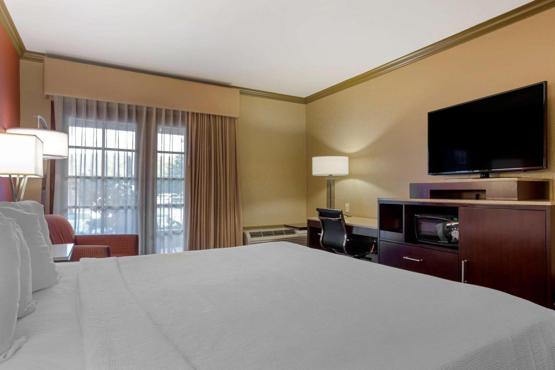 Best Western Plus Brookside Inn photo 27