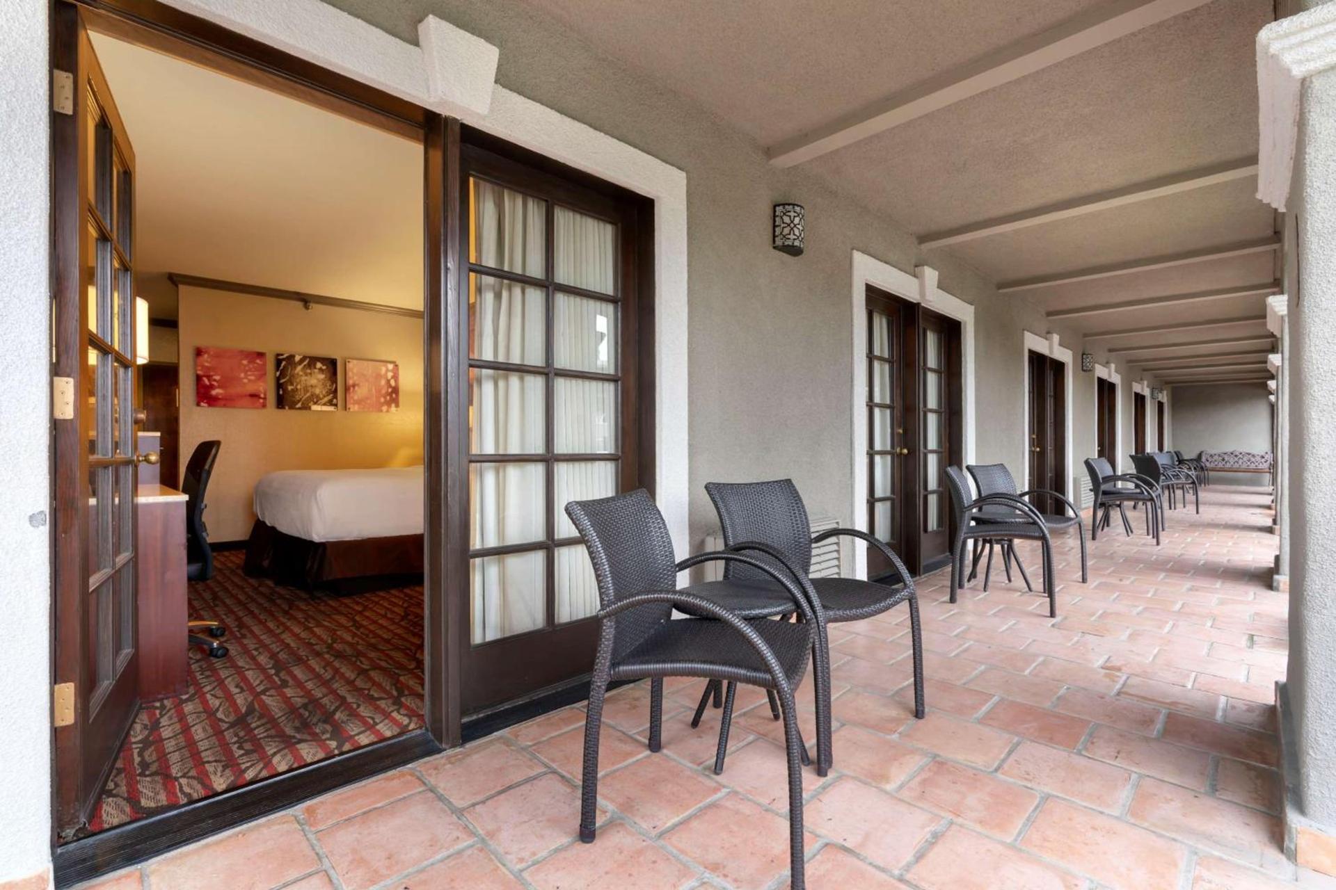 Best Western Plus Brookside Inn photo 30