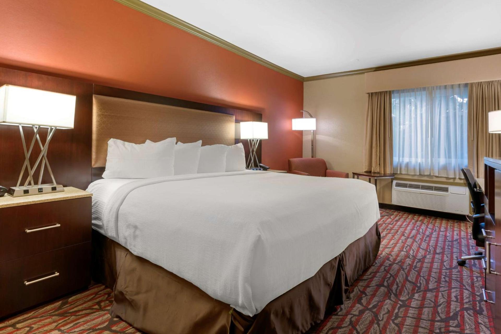 Best Western Plus Brookside Inn photo 33