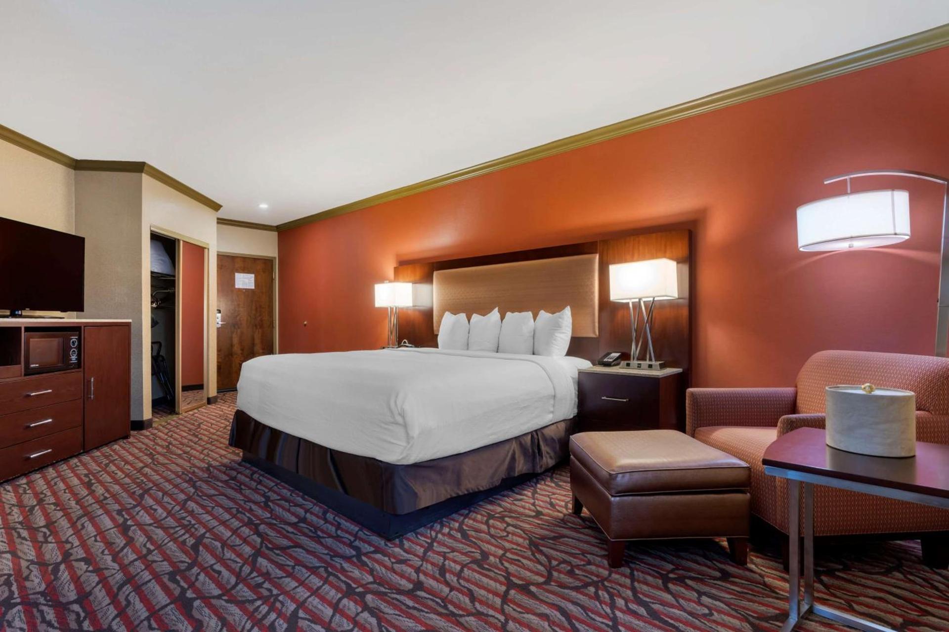 Best Western Plus Brookside Inn photo 36