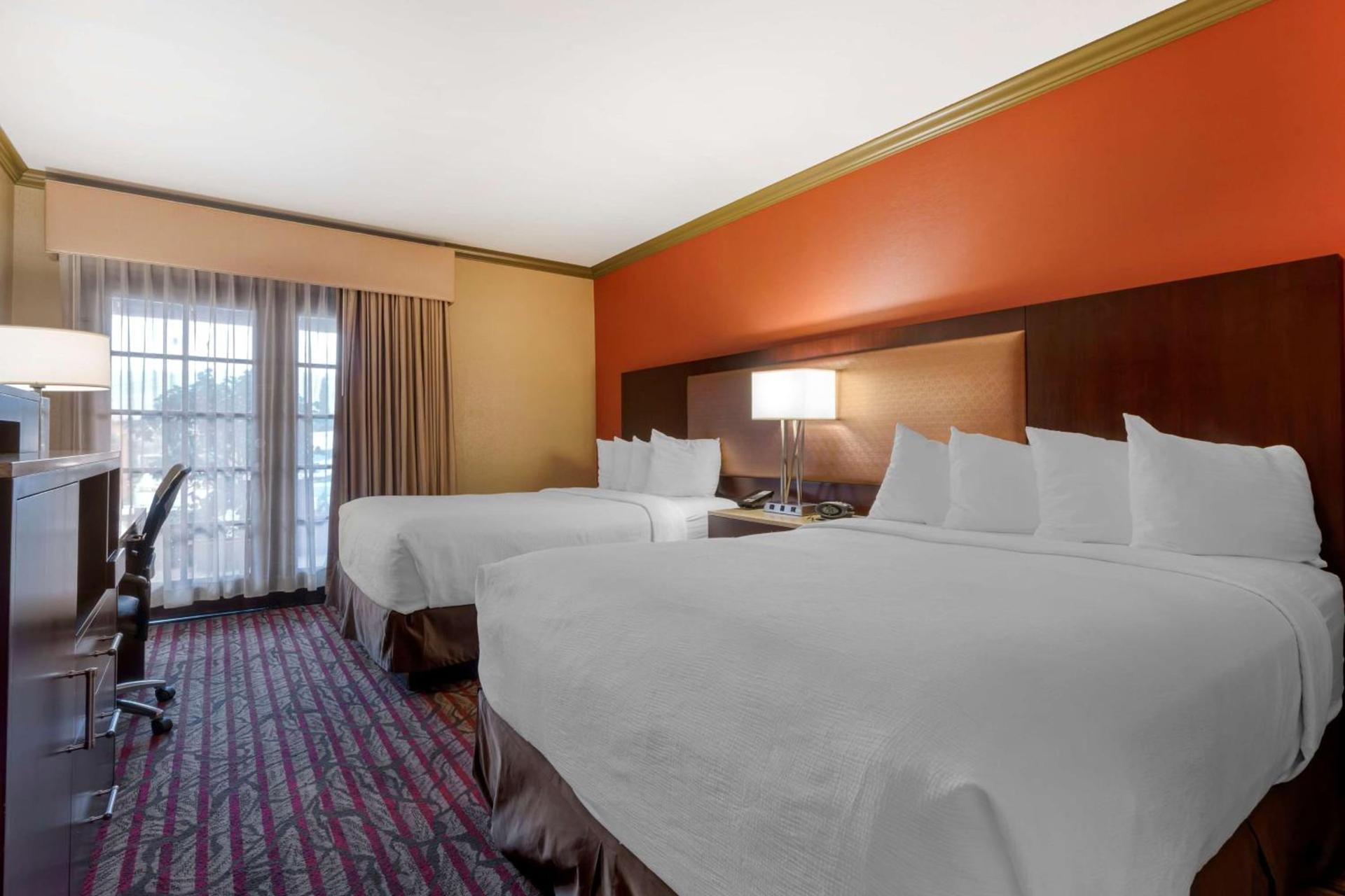 Best Western Plus Brookside Inn photo 41