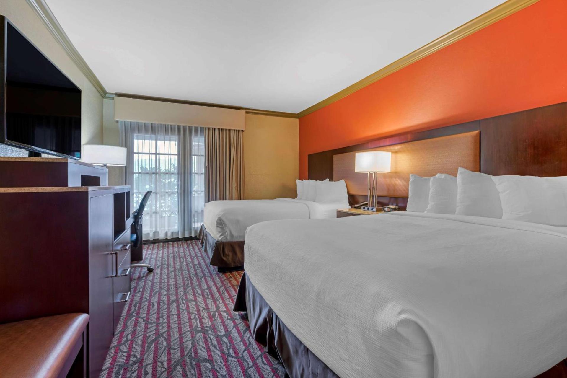 Best Western Plus Brookside Inn photo 44
