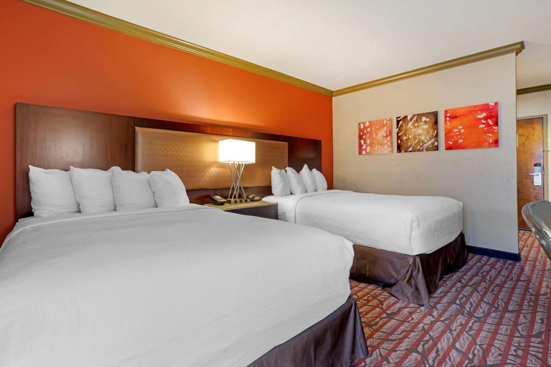 Best Western Plus Brookside Inn photo 45