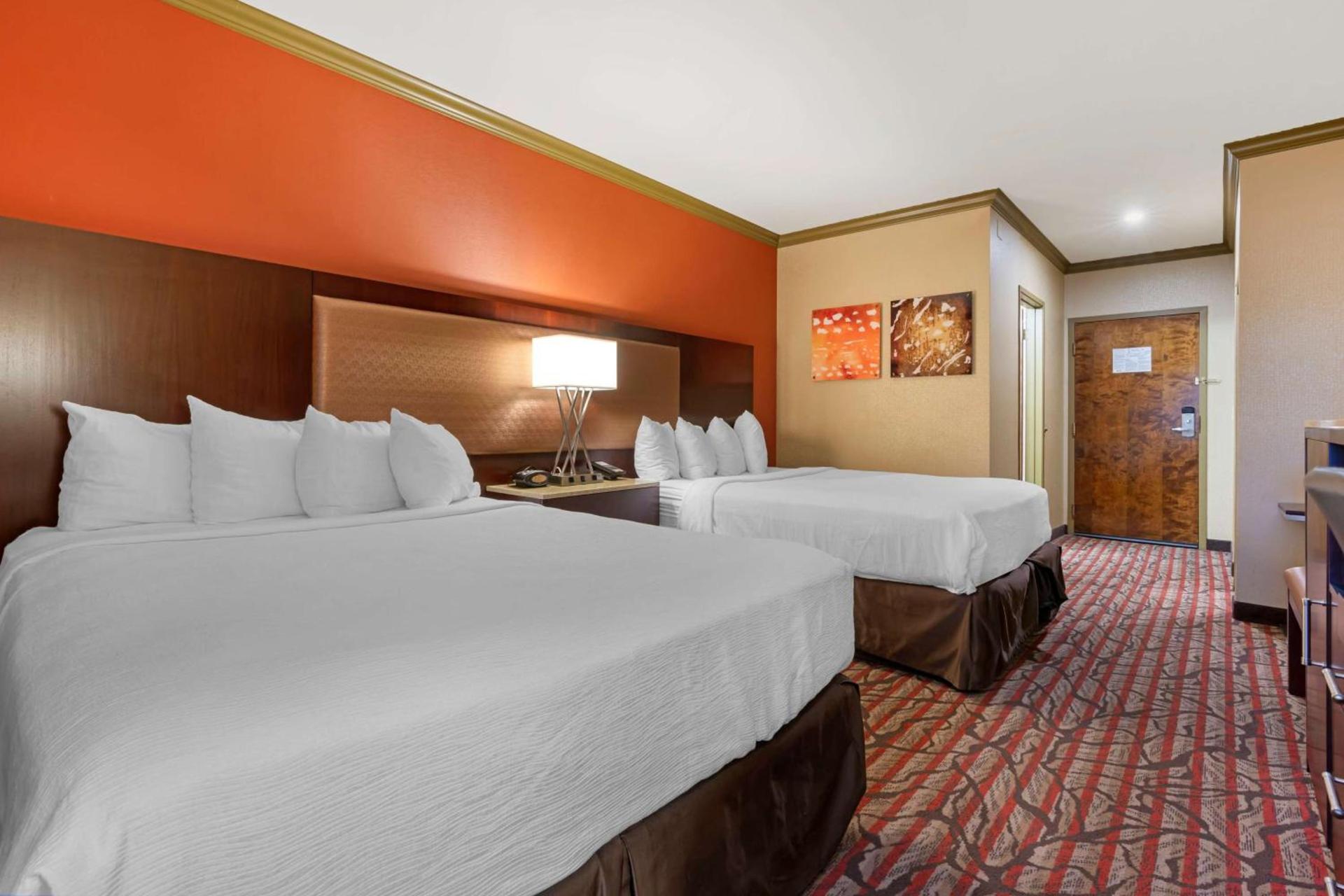 Best Western Plus Brookside Inn photo 46